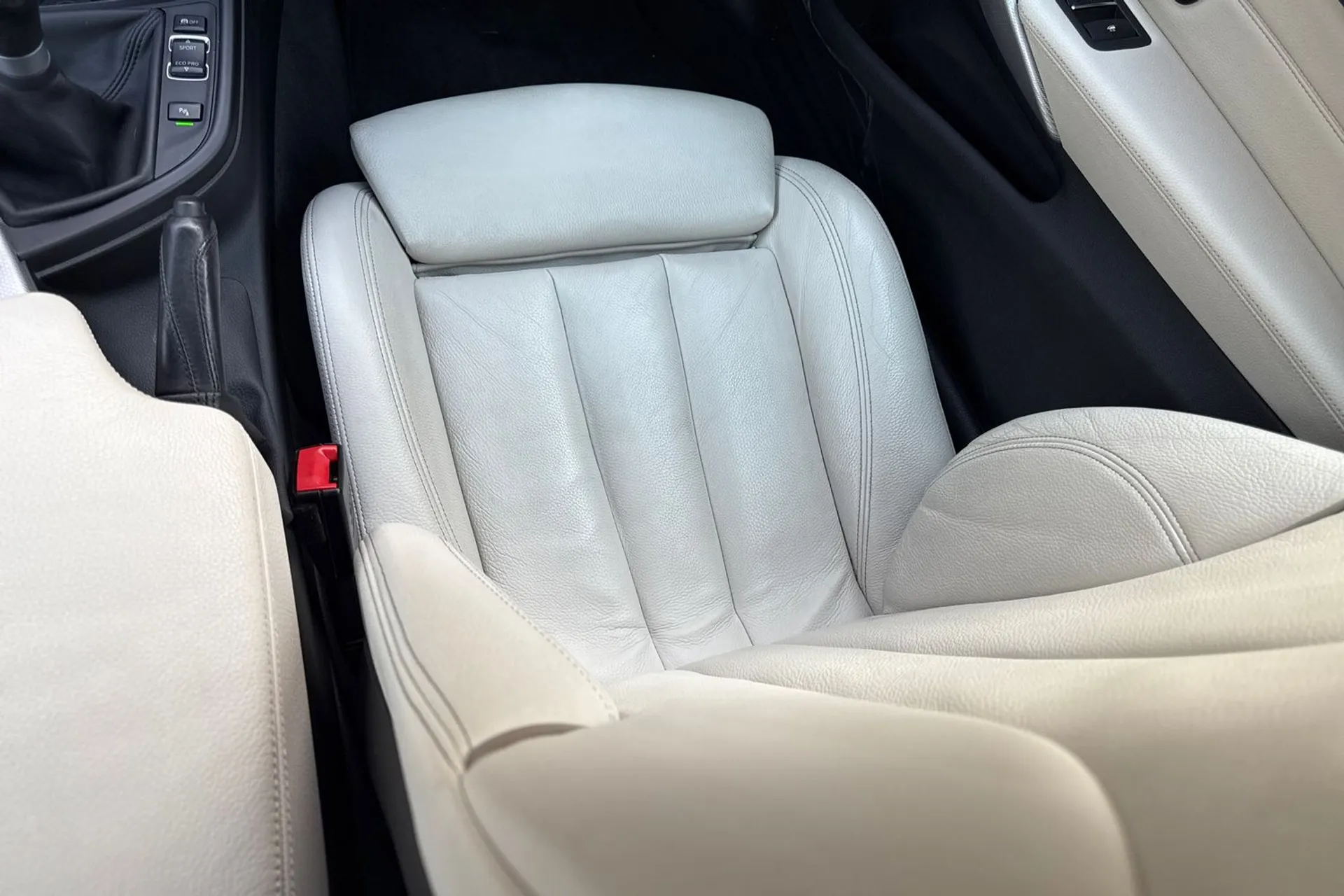 BMW 4 SERIES thumbnail image number 35