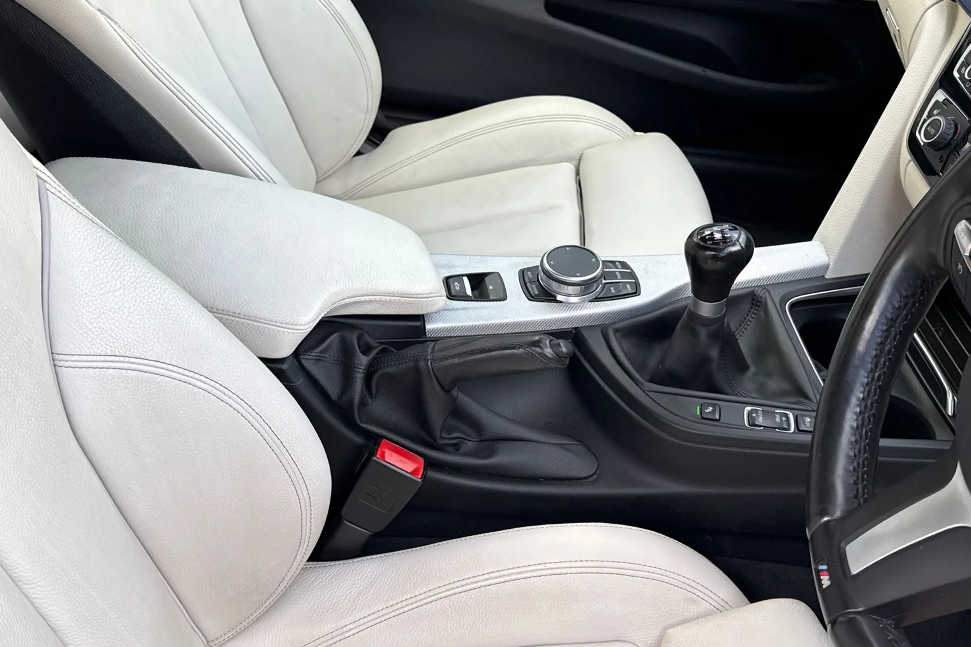 BMW 4 SERIES thumbnail image number 42