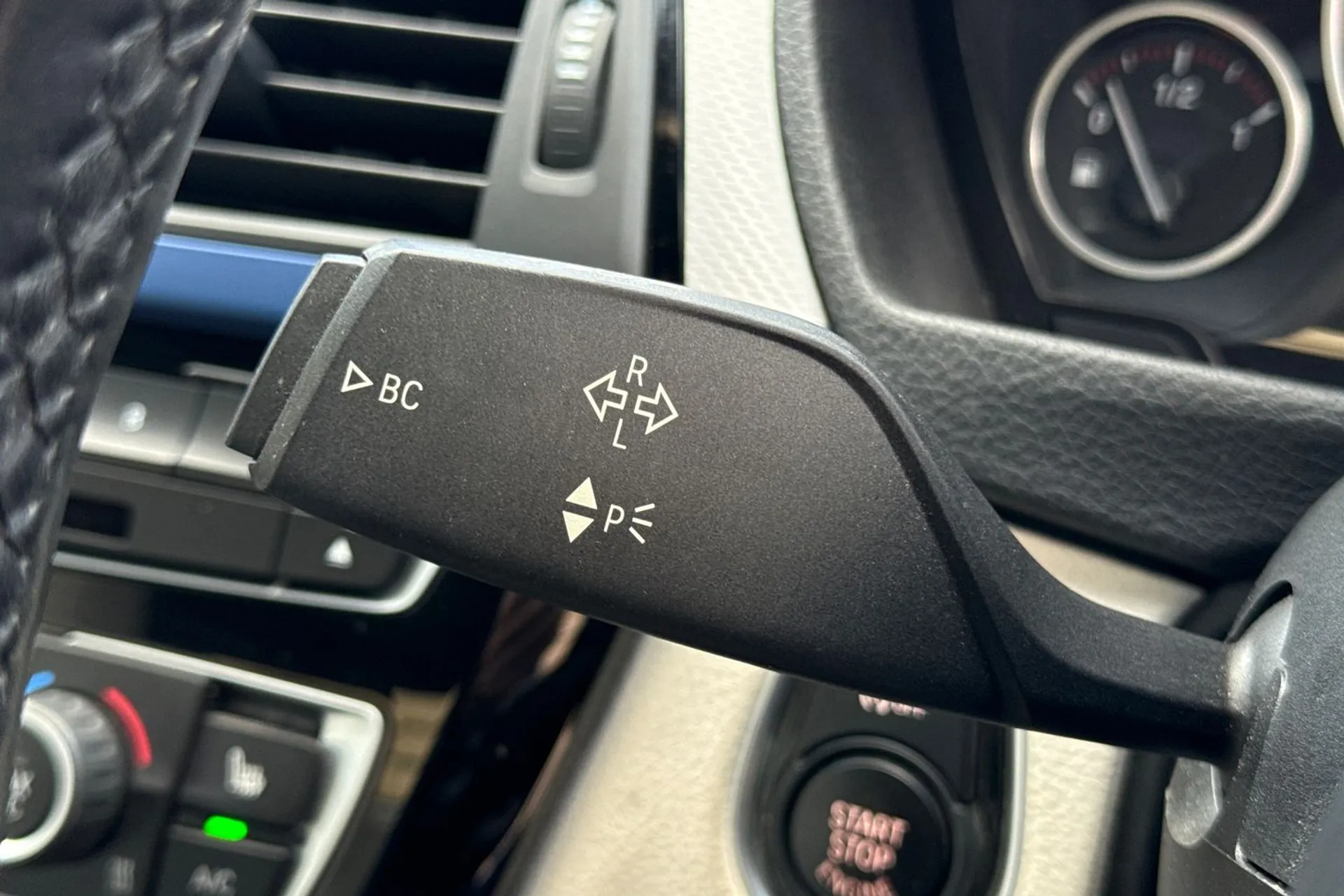 BMW 4 SERIES thumbnail image number 49