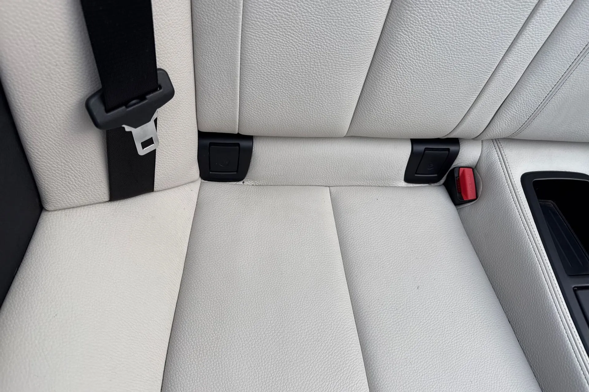 BMW 4 SERIES thumbnail image number 26