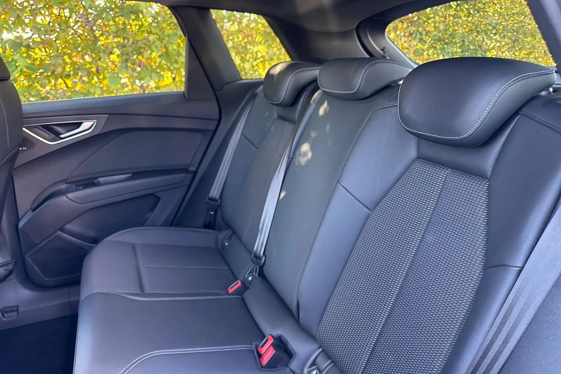 Audi Q4 thumbnail image number 34