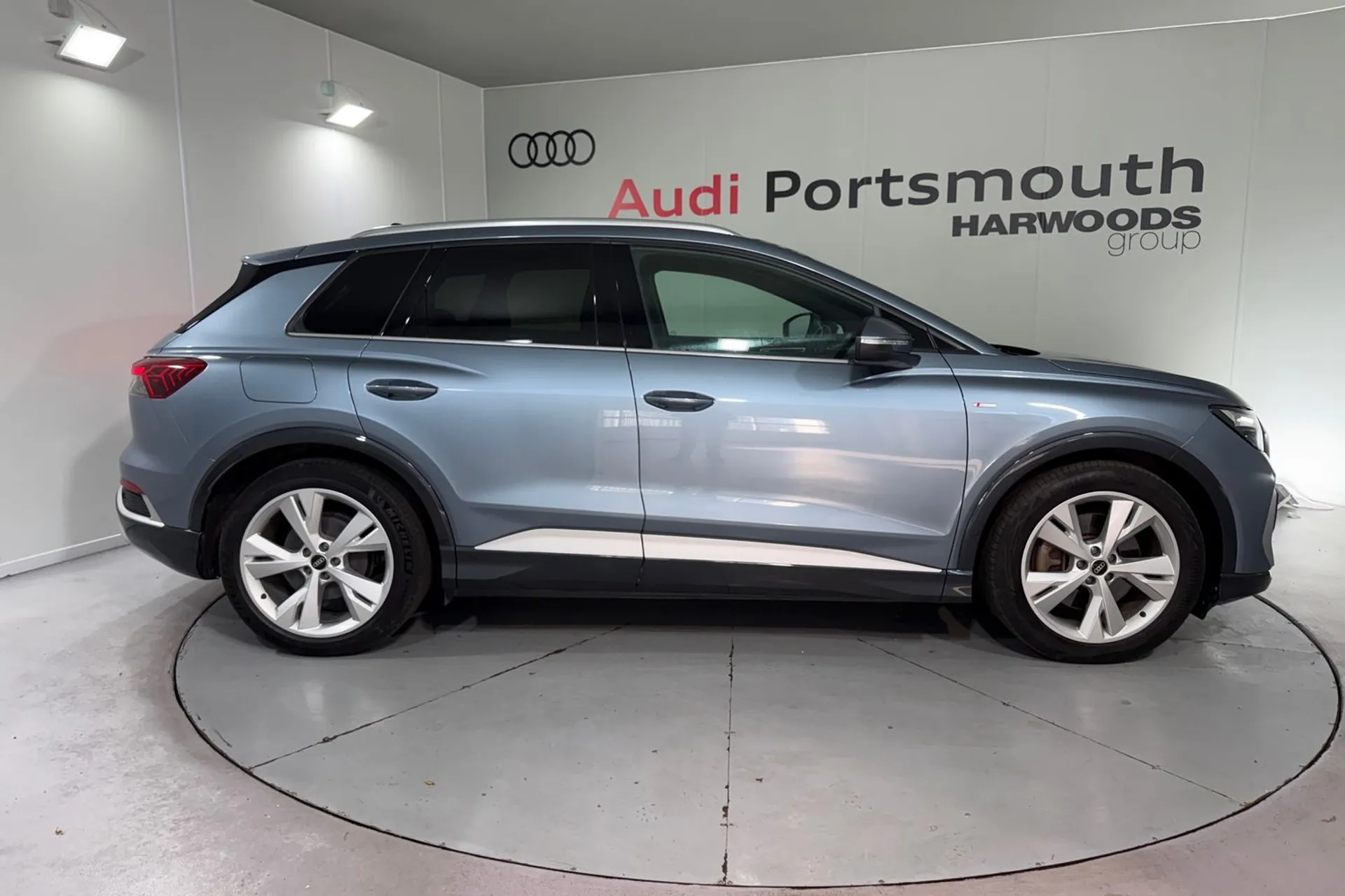 Audi Q4 thumbnail image number 2