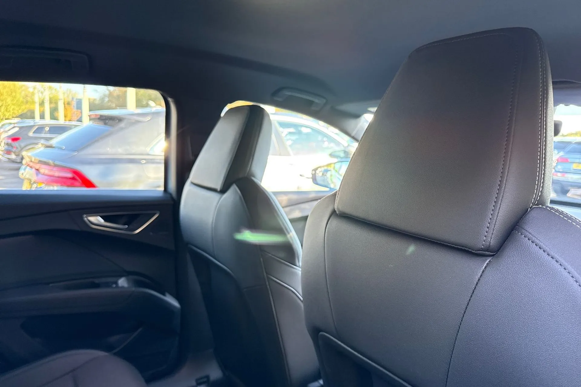 Audi Q4 thumbnail image number 24