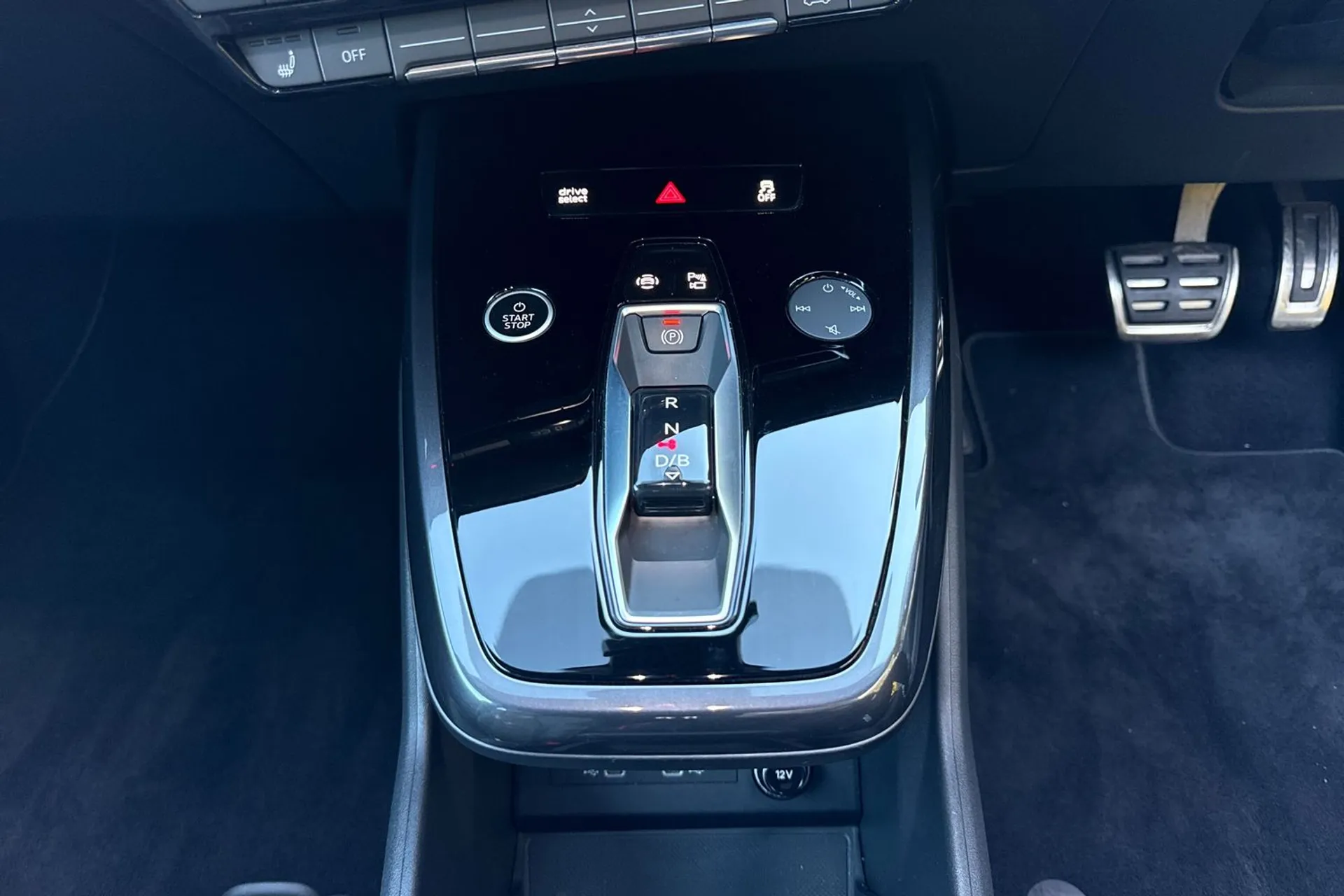 Audi Q4 thumbnail image number 43