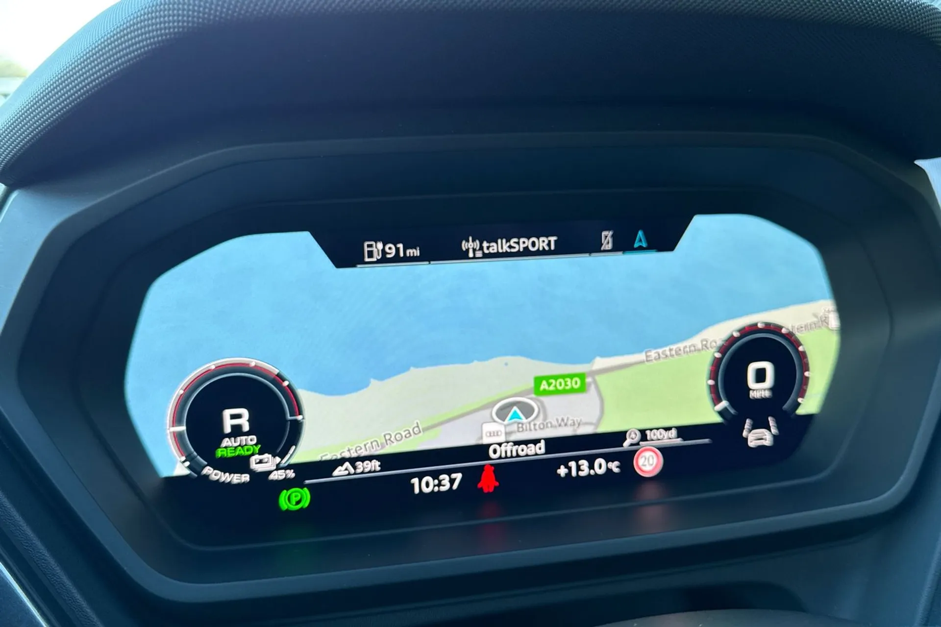 Audi Q4 thumbnail image number 4