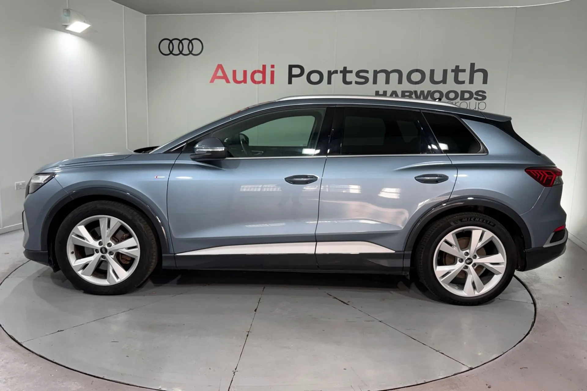 Audi Q4 thumbnail image number 11