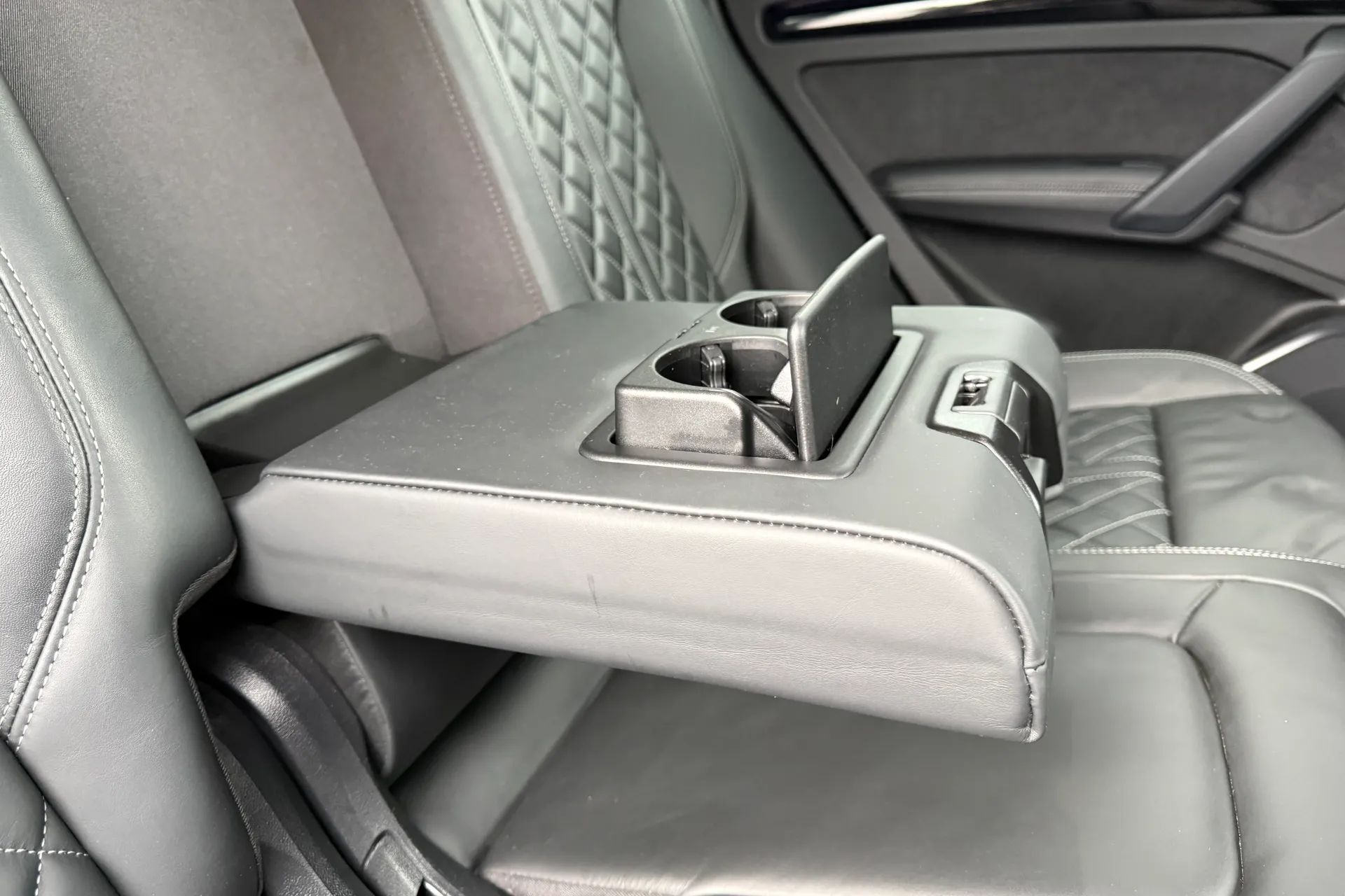 Audi Q5 thumbnail image number 44