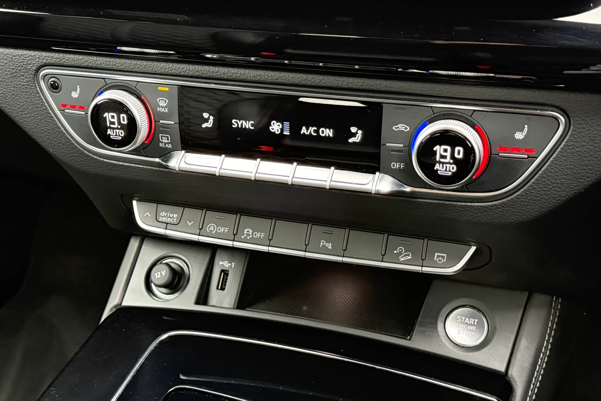 Audi Q5 thumbnail image number 15