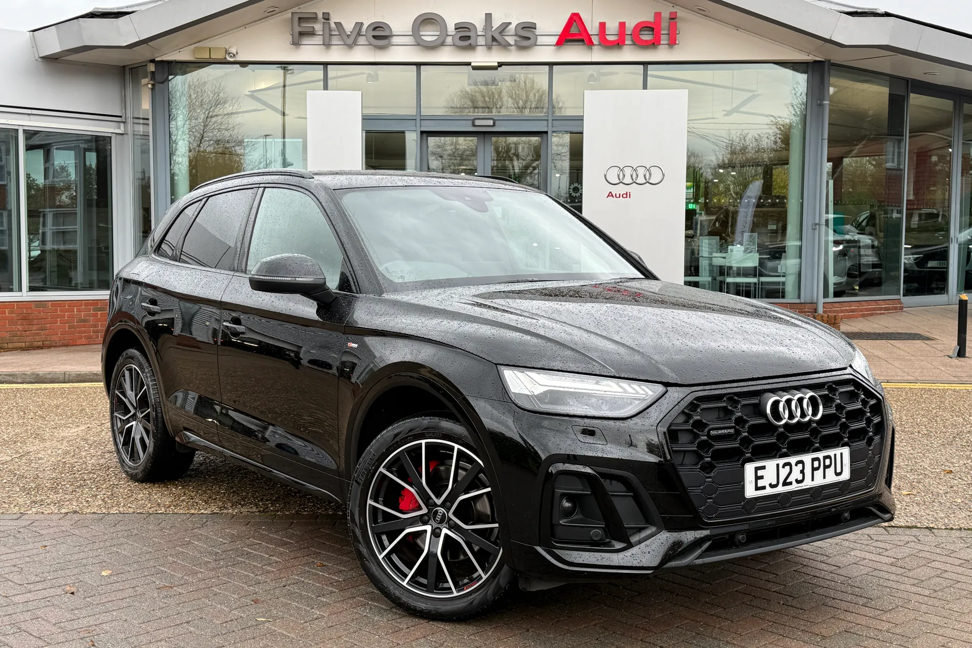 Audi Q5 focused image