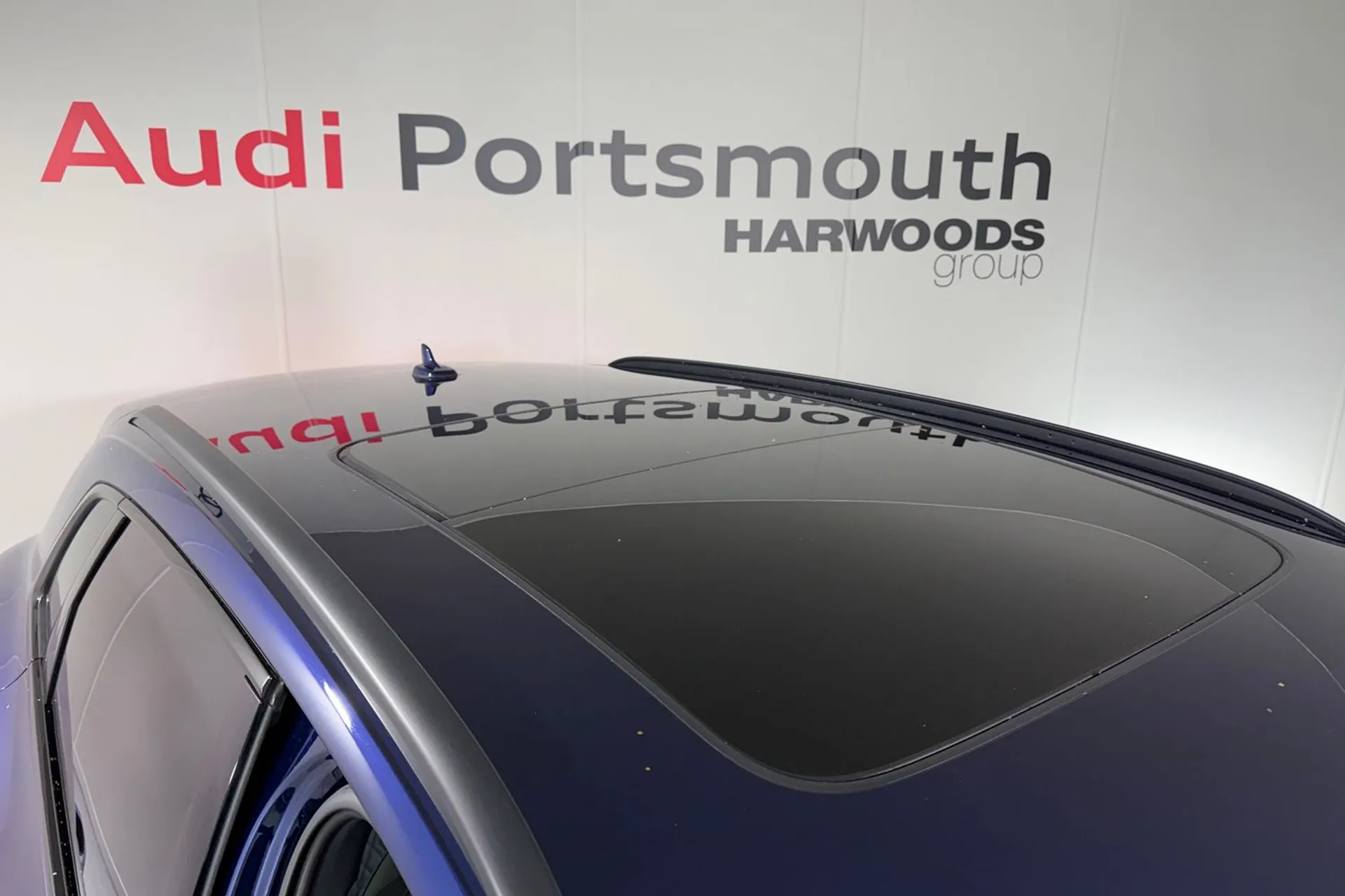 Audi e-tron thumbnail image number 16