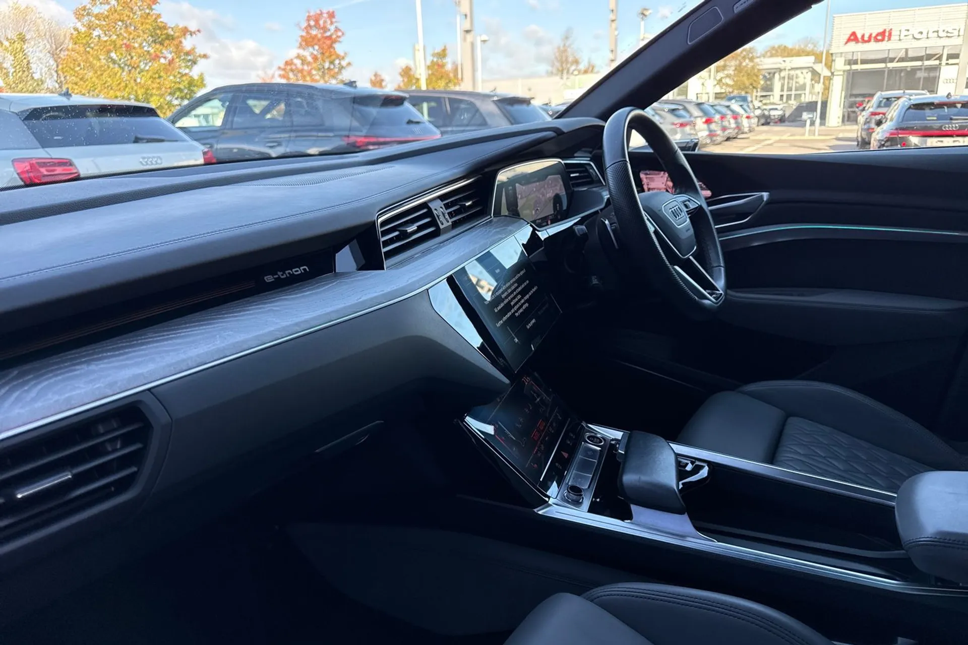 Audi e-tron thumbnail image number 29