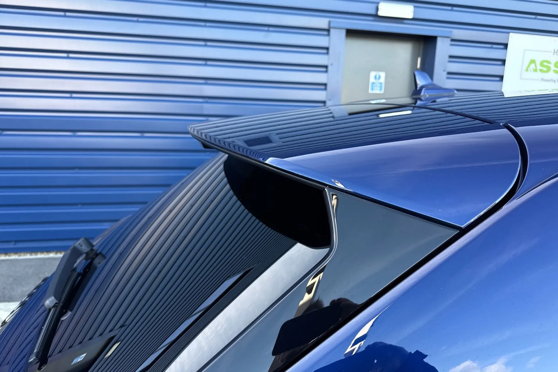 Audi e-tron thumbnail image number 14