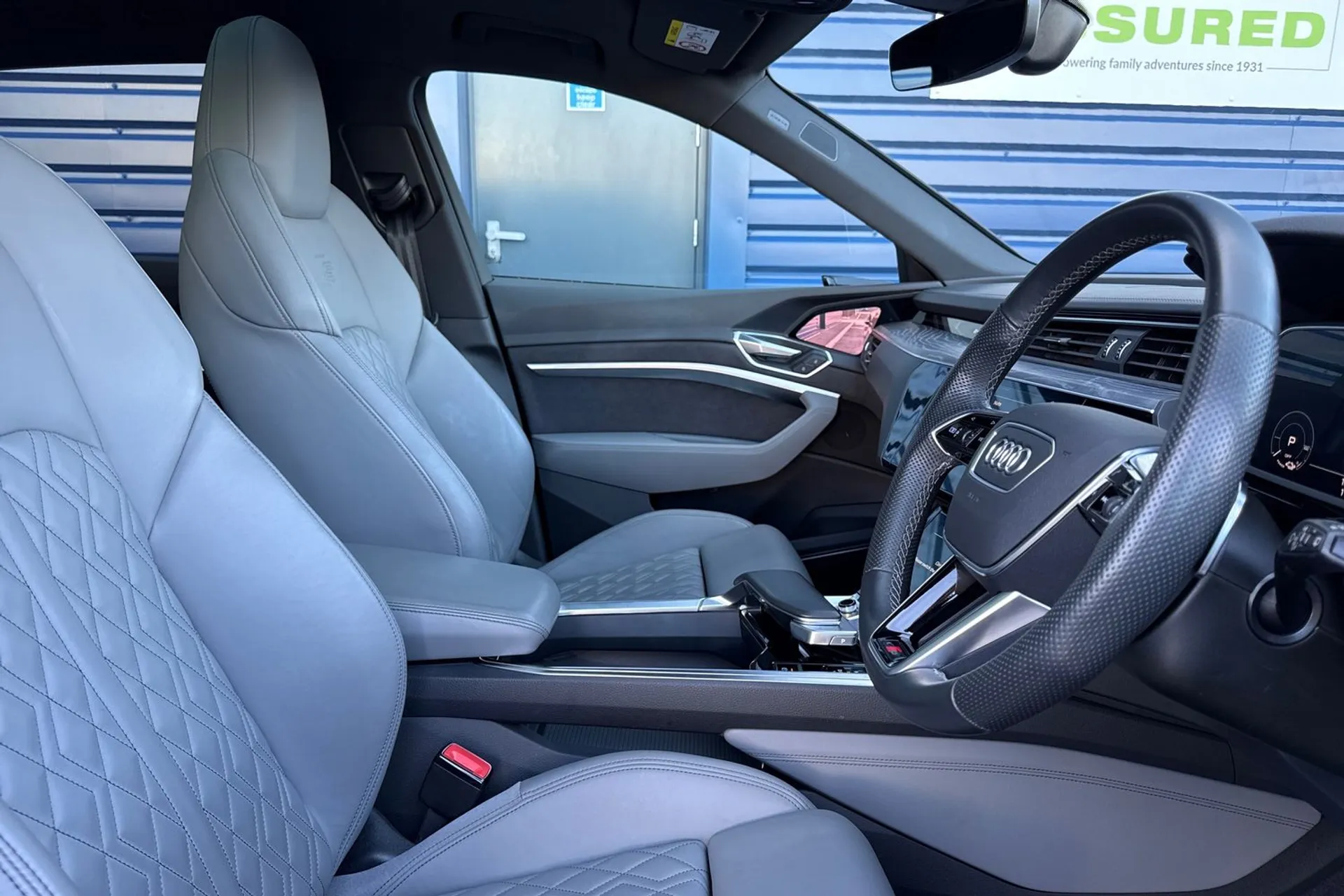 Audi e-tron thumbnail image number 26