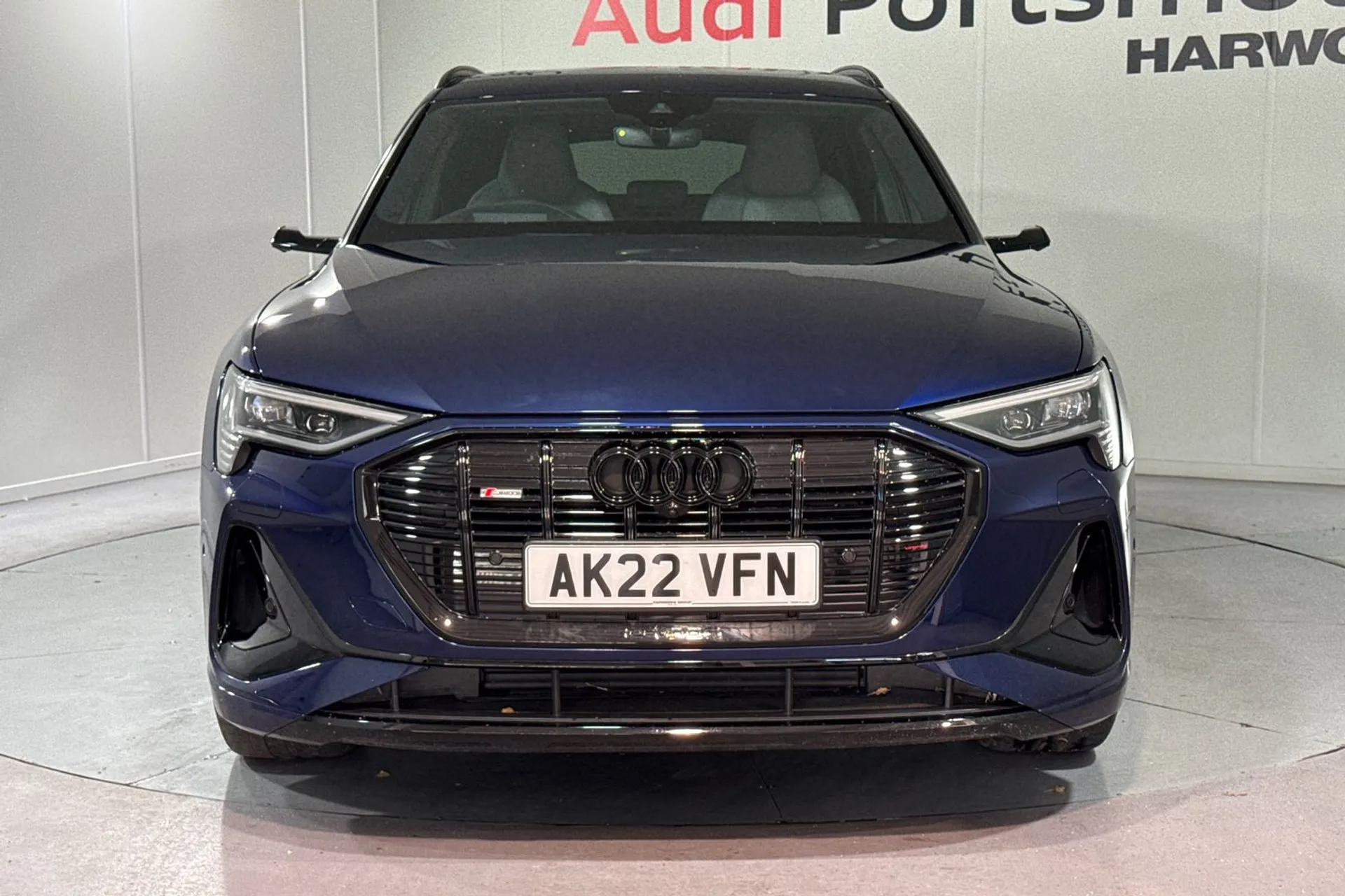 Audi e-tron thumbnail image number 6