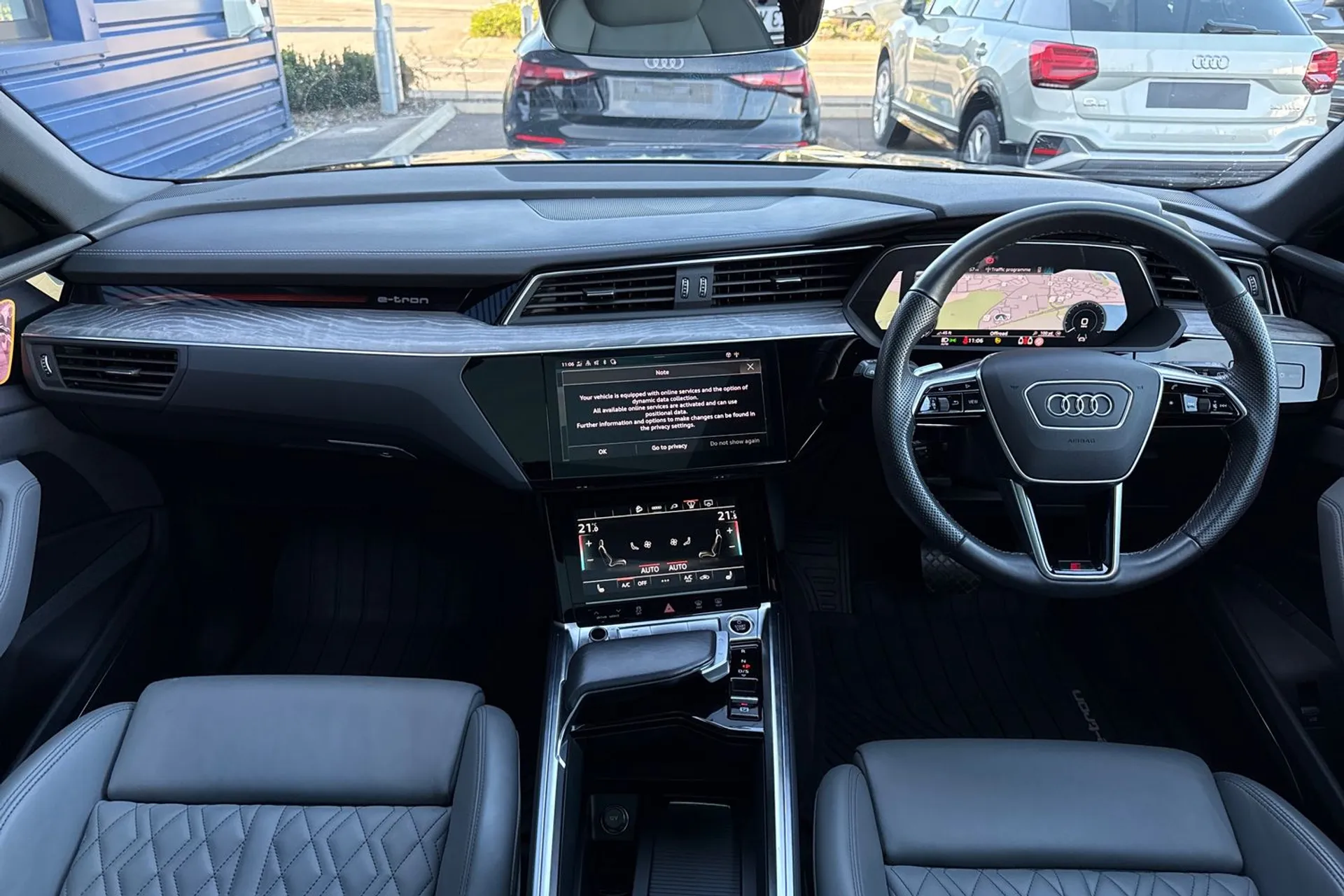 Audi e-tron thumbnail image number 3