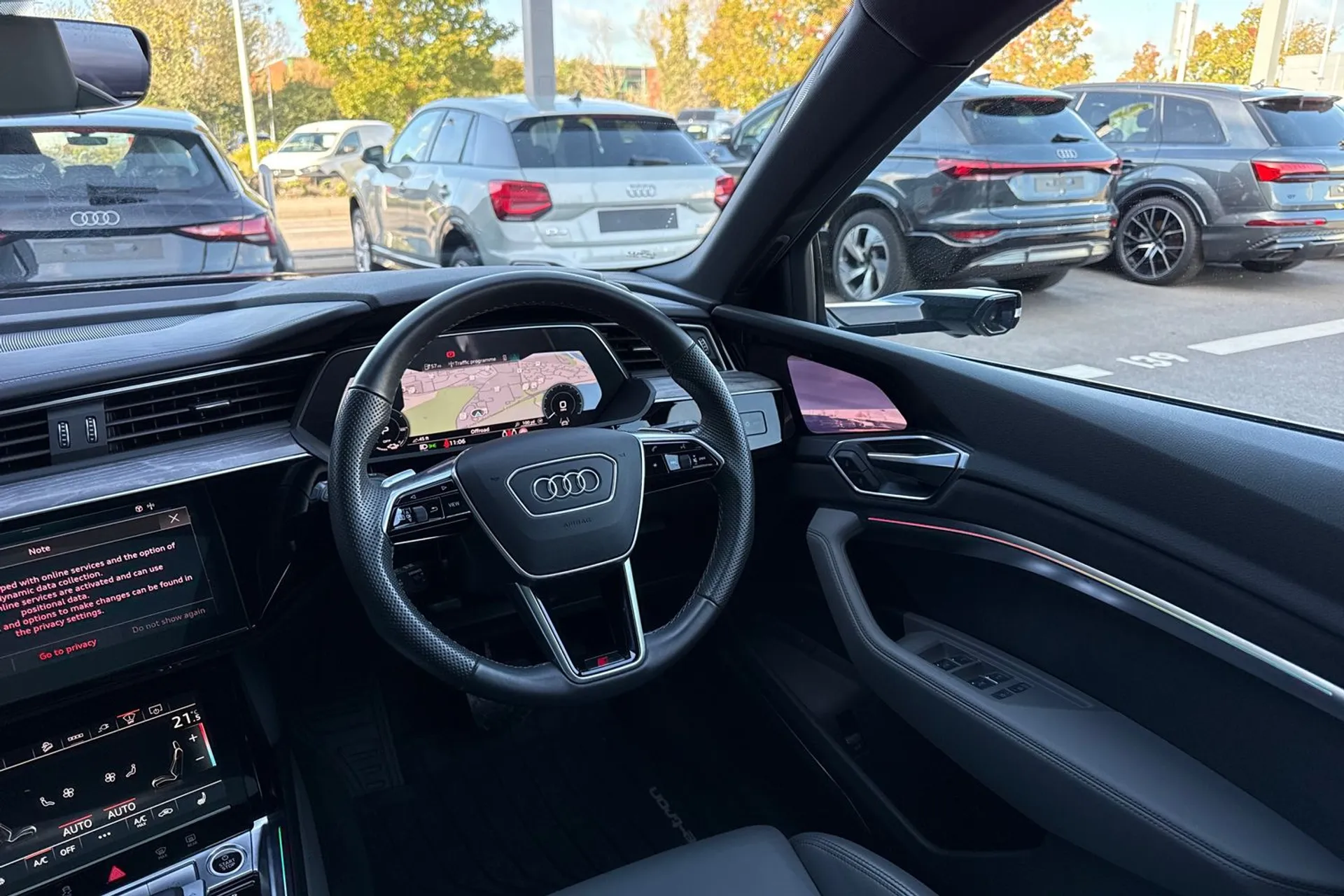 Audi e-tron thumbnail image number 39