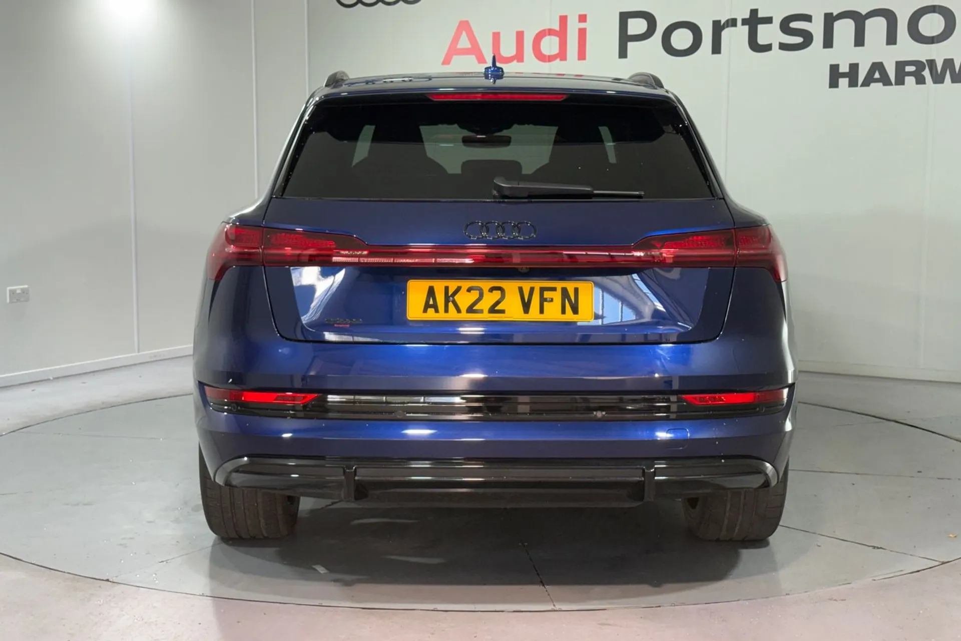 Audi e-tron thumbnail image number 8