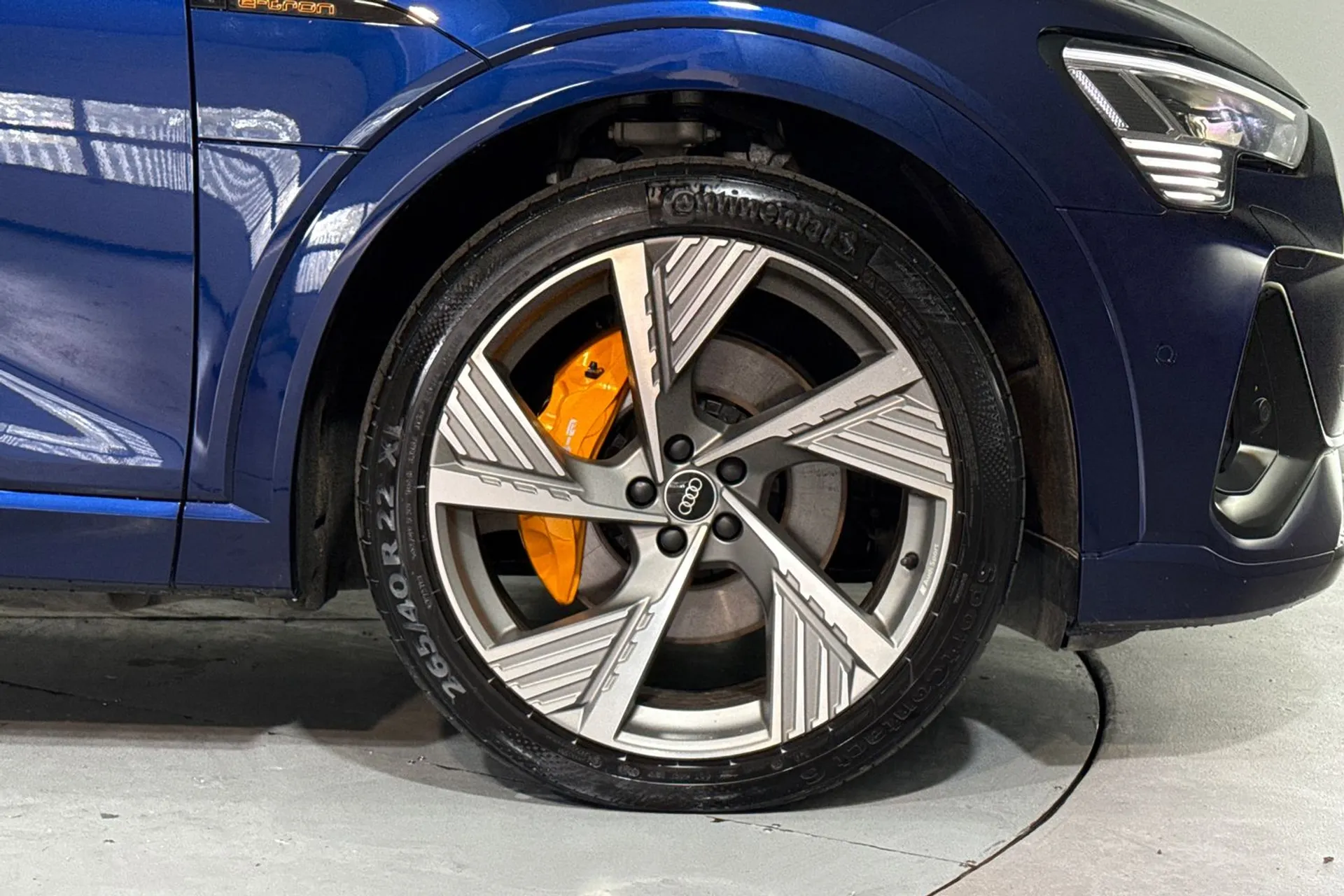 Audi e-tron thumbnail image number 7