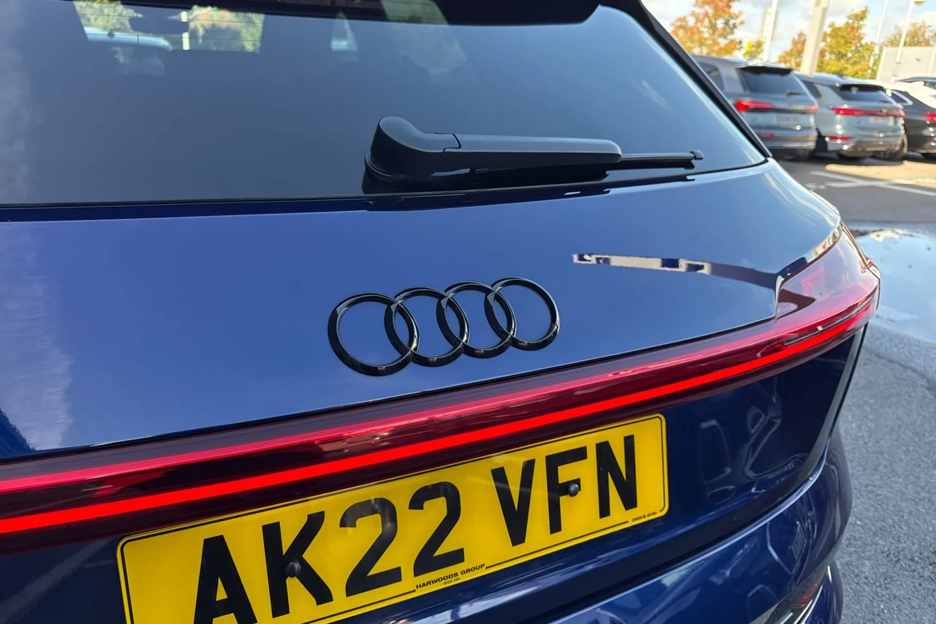 Audi e-tron thumbnail image number 15