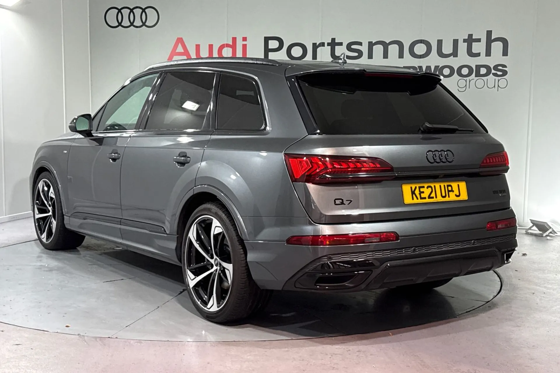 Audi Q7 thumbnail image number 9