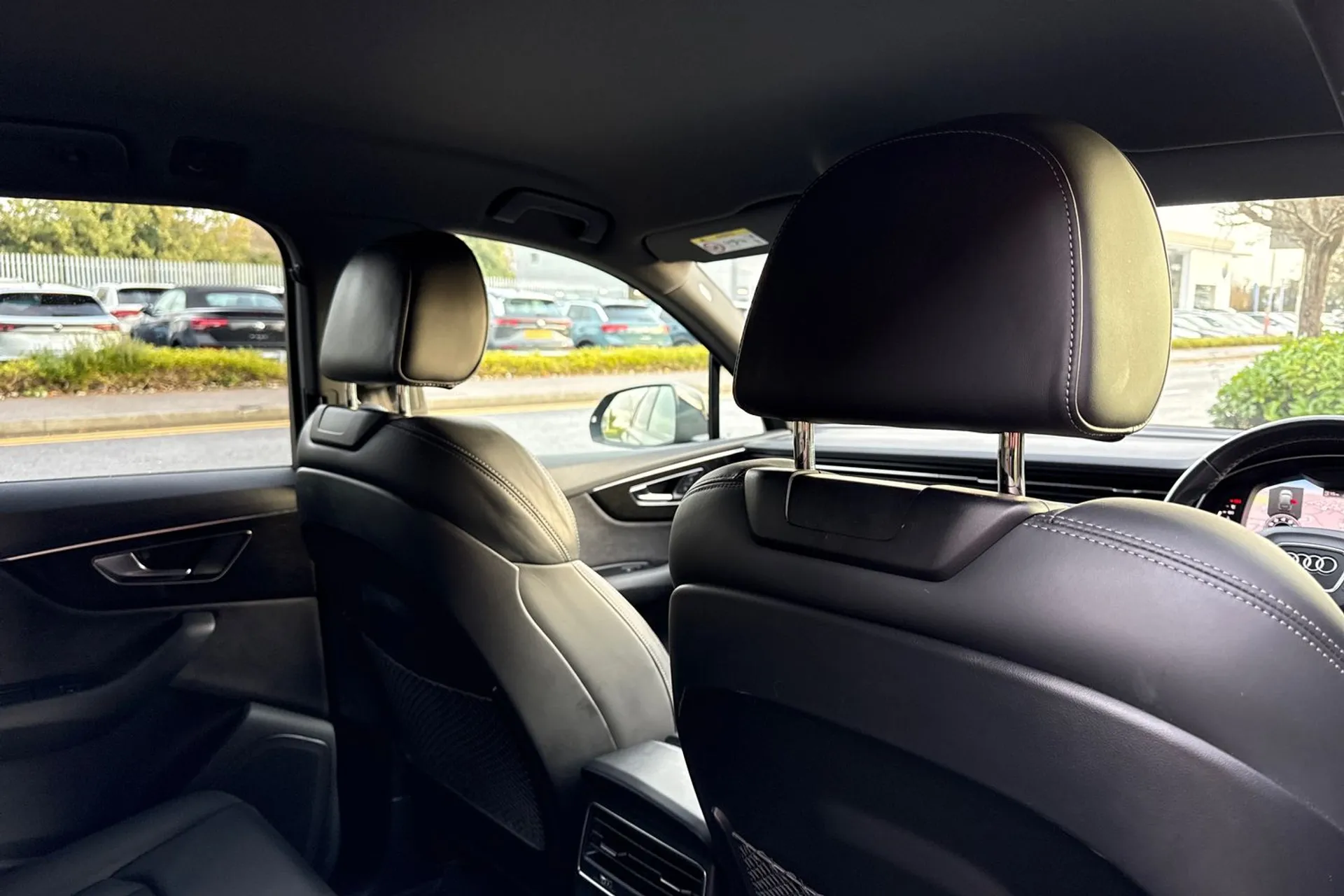 Audi Q7 thumbnail image number 23