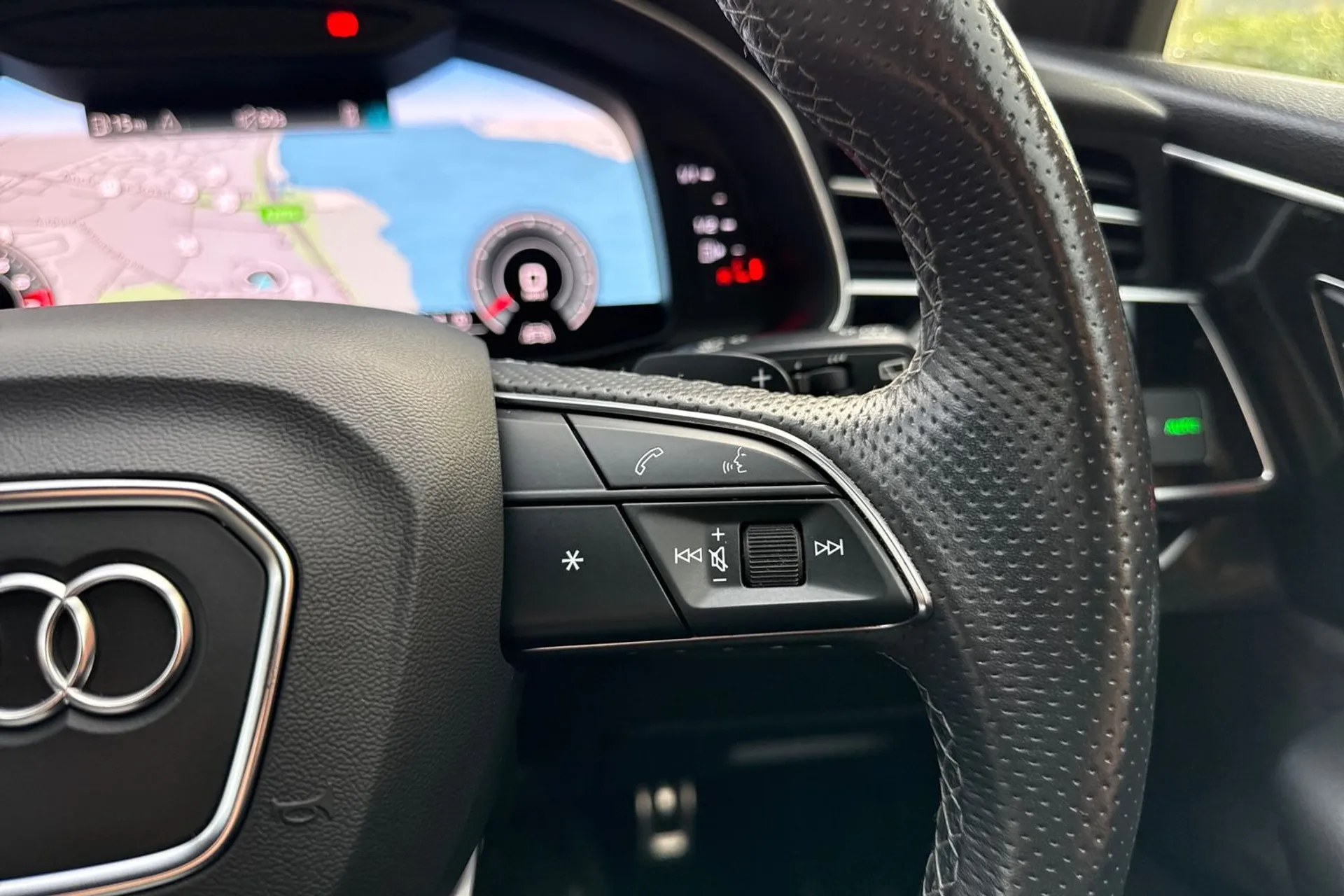 Audi Q7 thumbnail image number 42