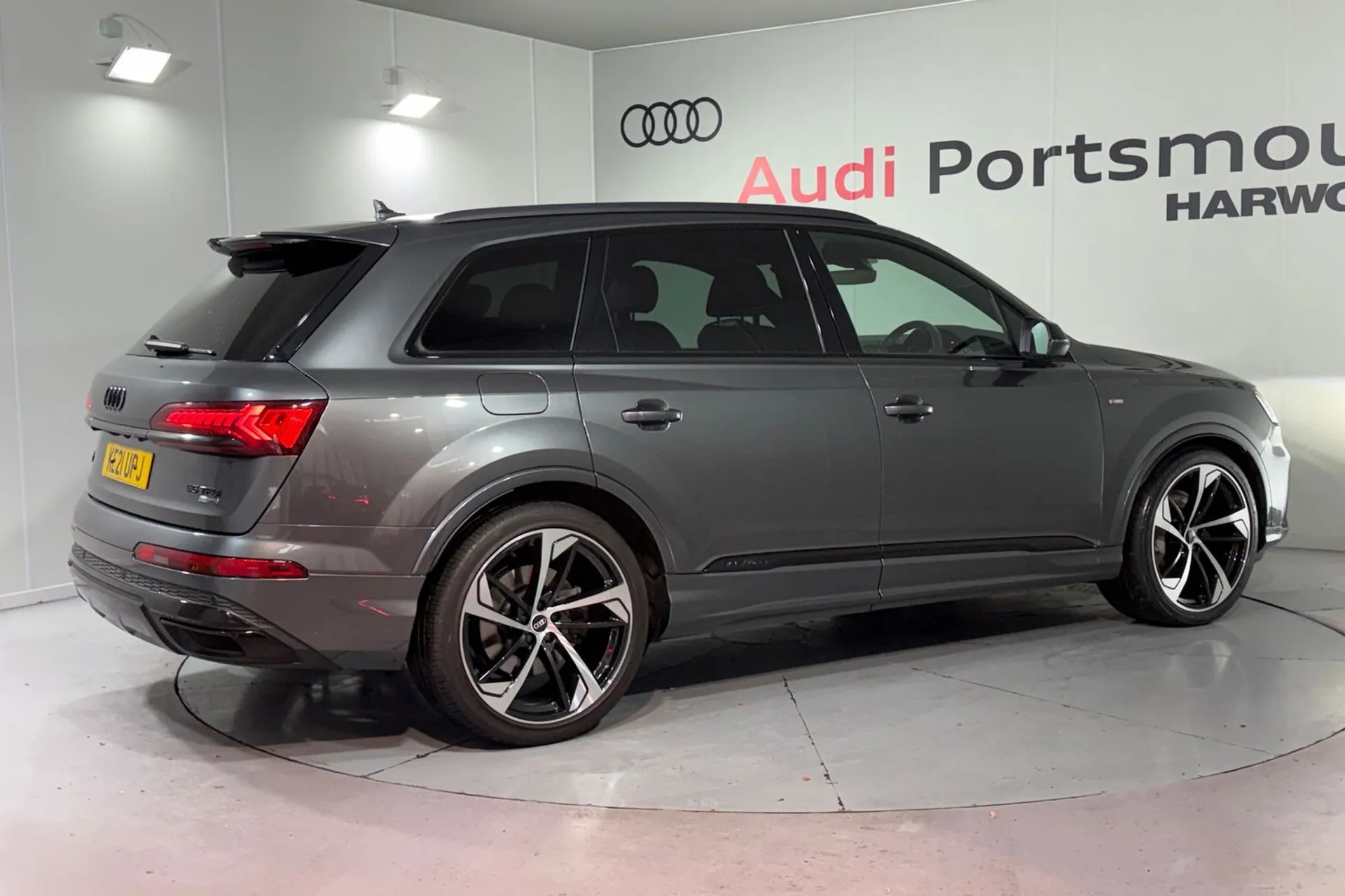 Audi Q7 thumbnail image number 10
