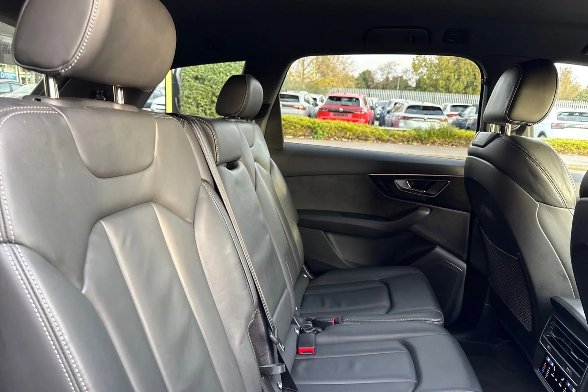 Audi Q7 thumbnail image number 22