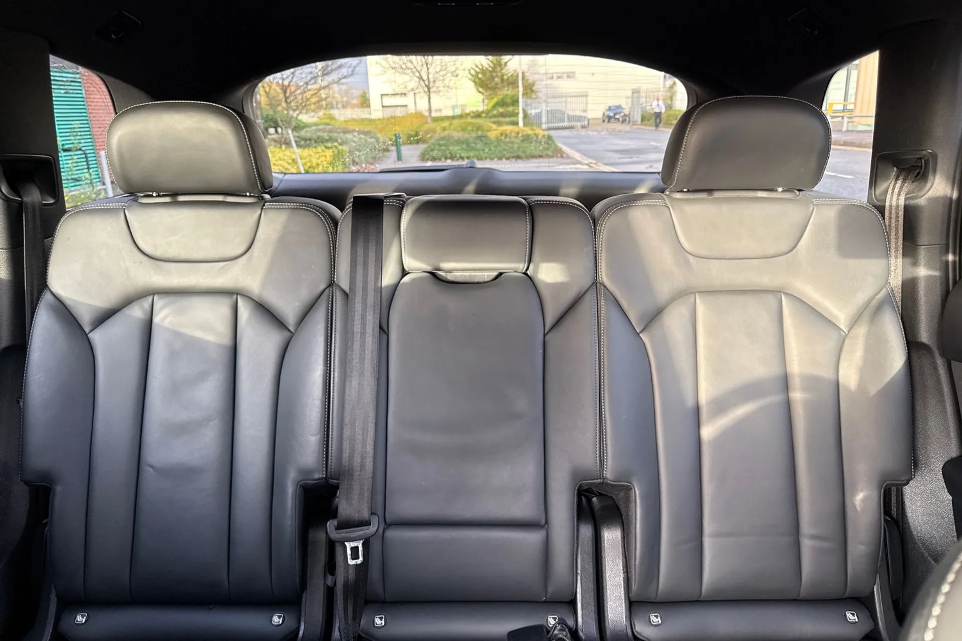 Audi Q7 thumbnail image number 32