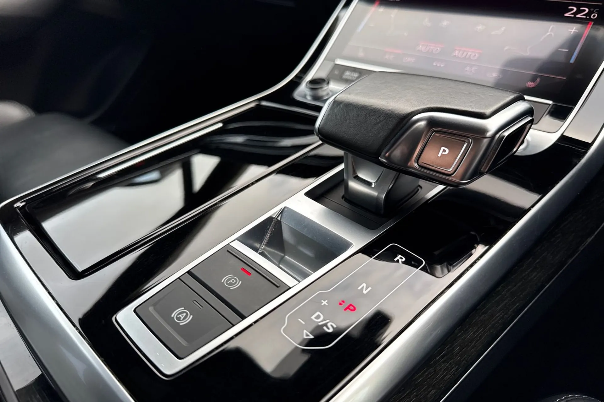 Audi Q7 thumbnail image number 24