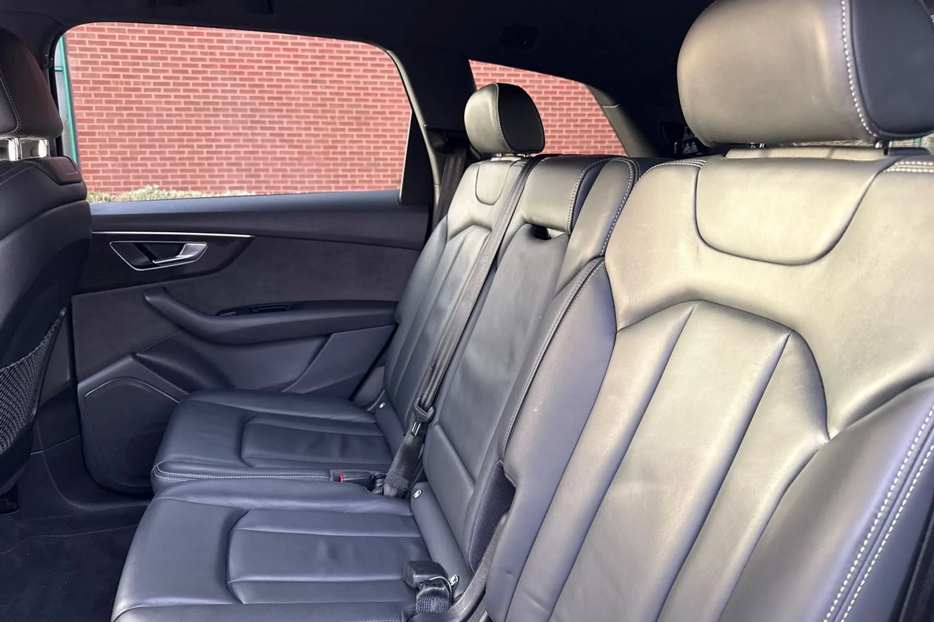 Audi Q7 thumbnail image number 30