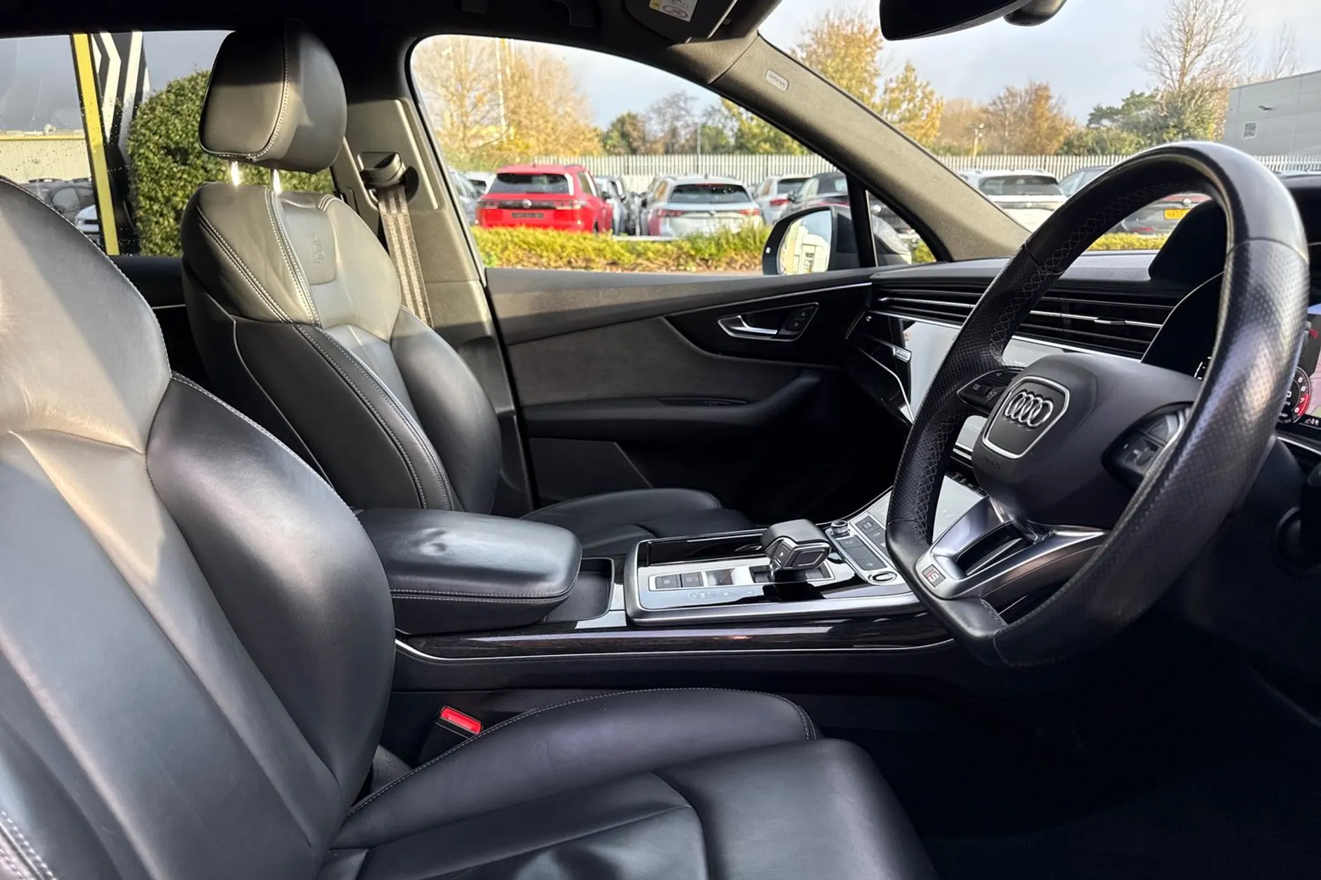 Audi Q7 thumbnail image number 25