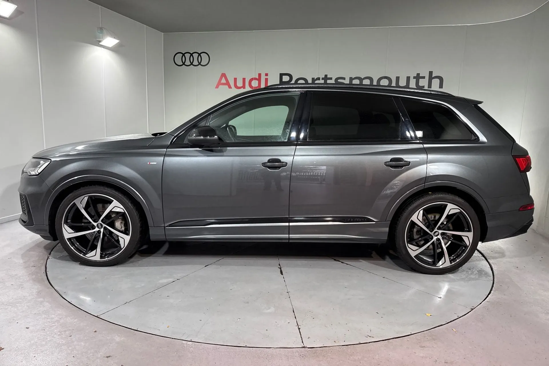 Audi Q7 thumbnail image number 11