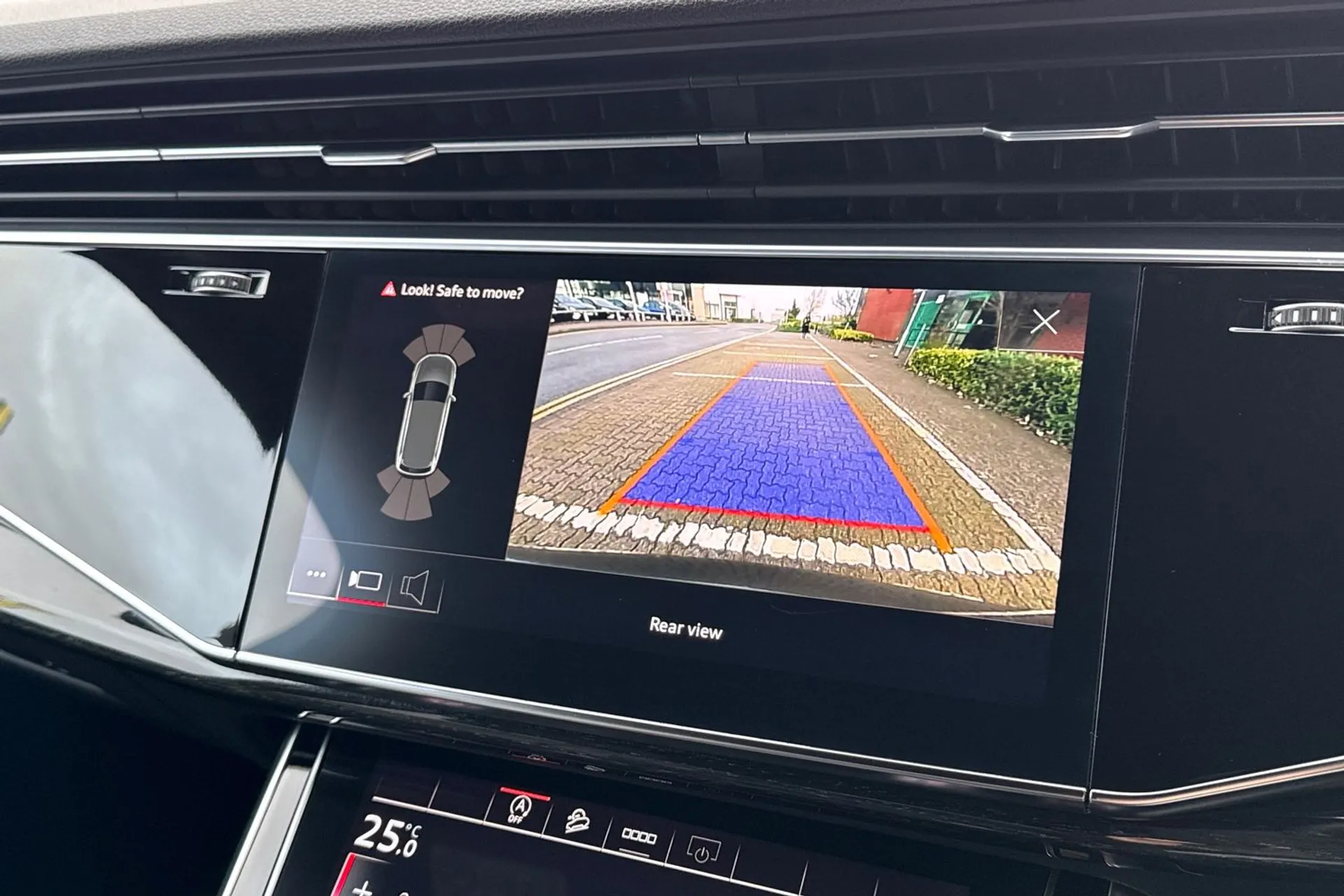 Audi Q7 thumbnail image number 4