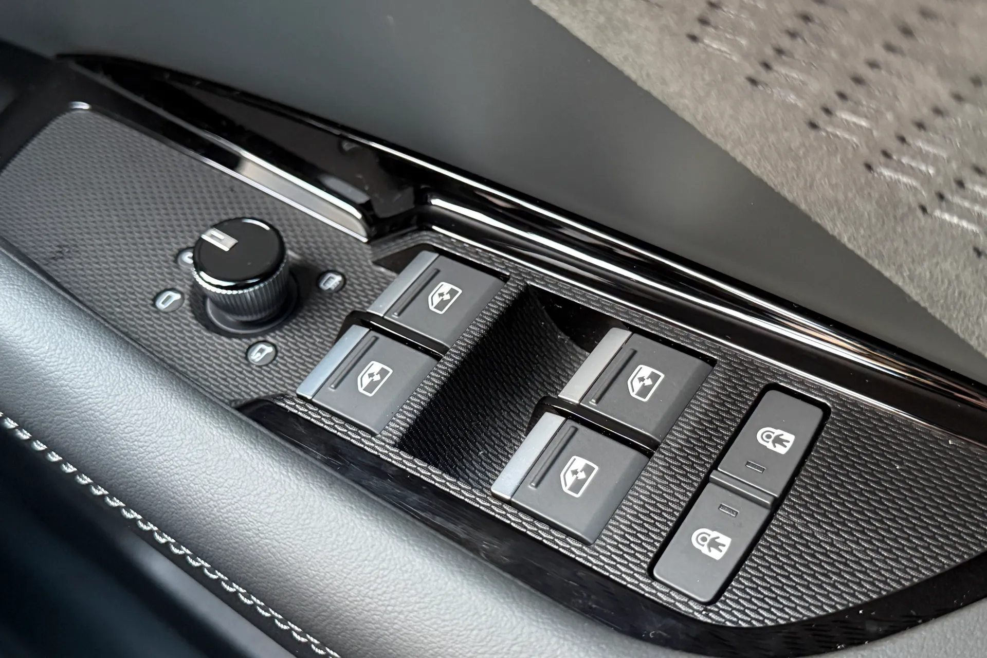 Audi Q3 thumbnail image number 14