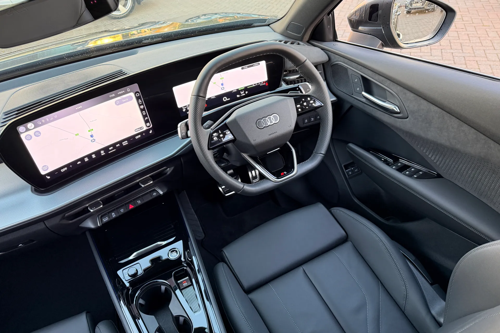 Audi Q3 thumbnail image number 36