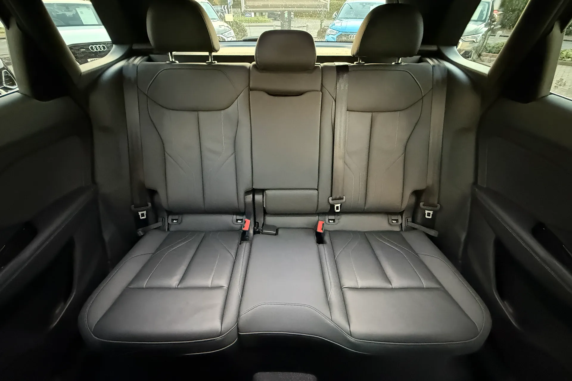 Audi Q3 thumbnail image number 33