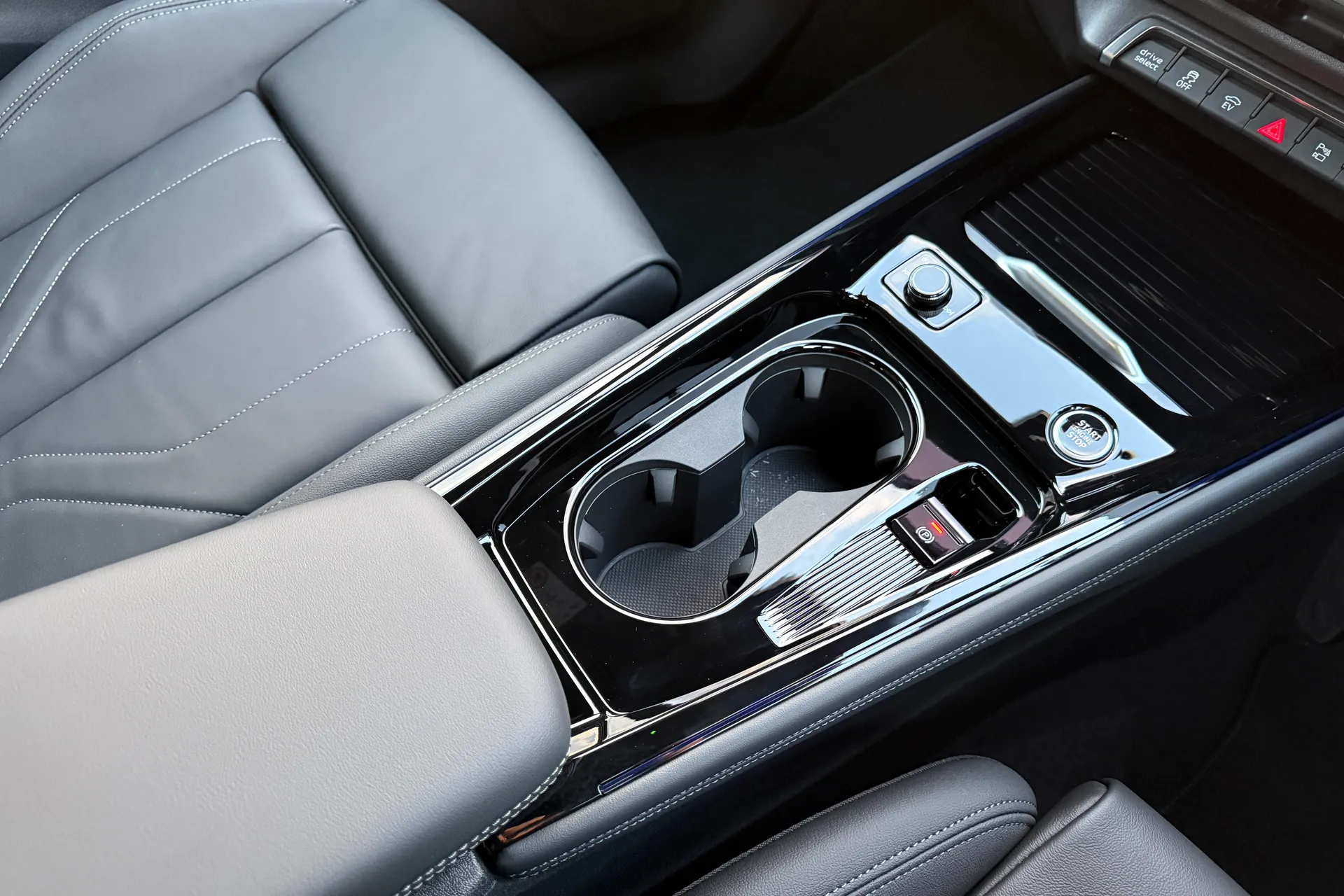 Audi Q3 thumbnail image number 35