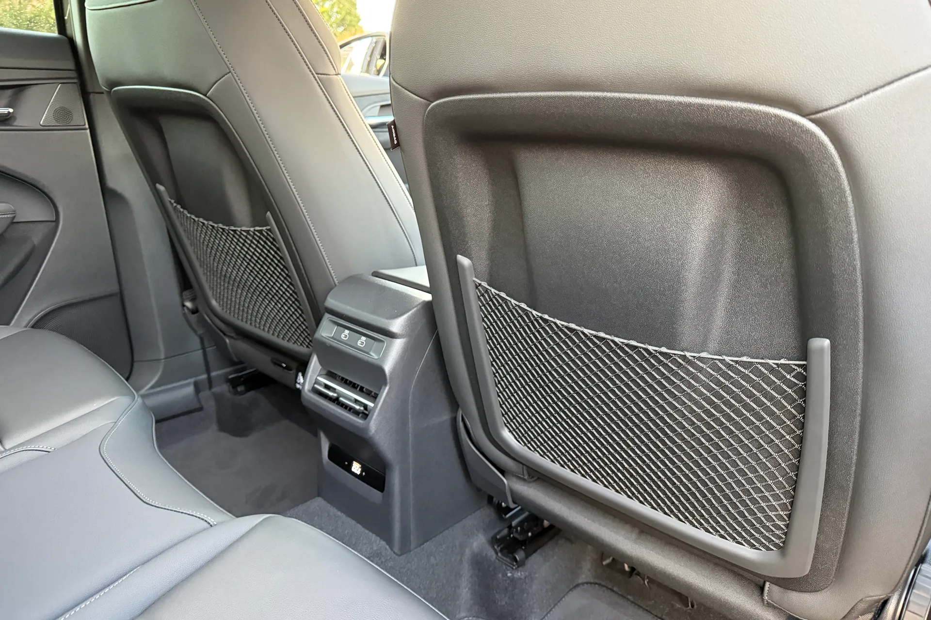 Audi Q3 thumbnail image number 41