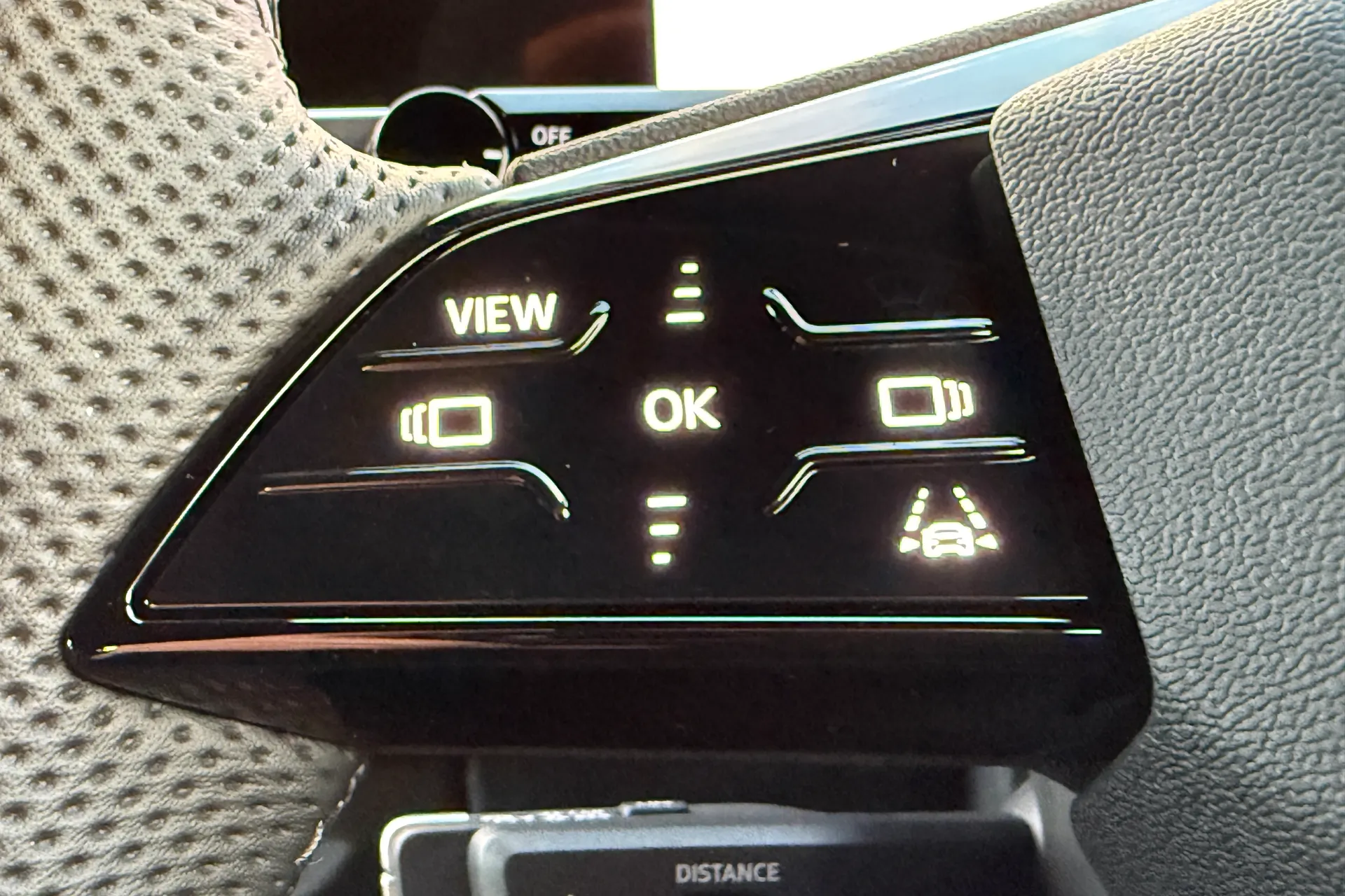 Audi Q3 thumbnail image number 16