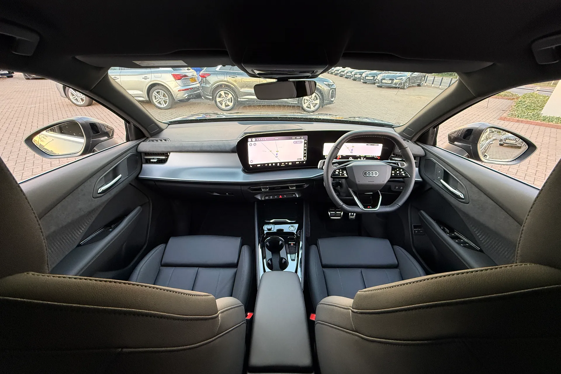 Audi Q3 thumbnail image number 3