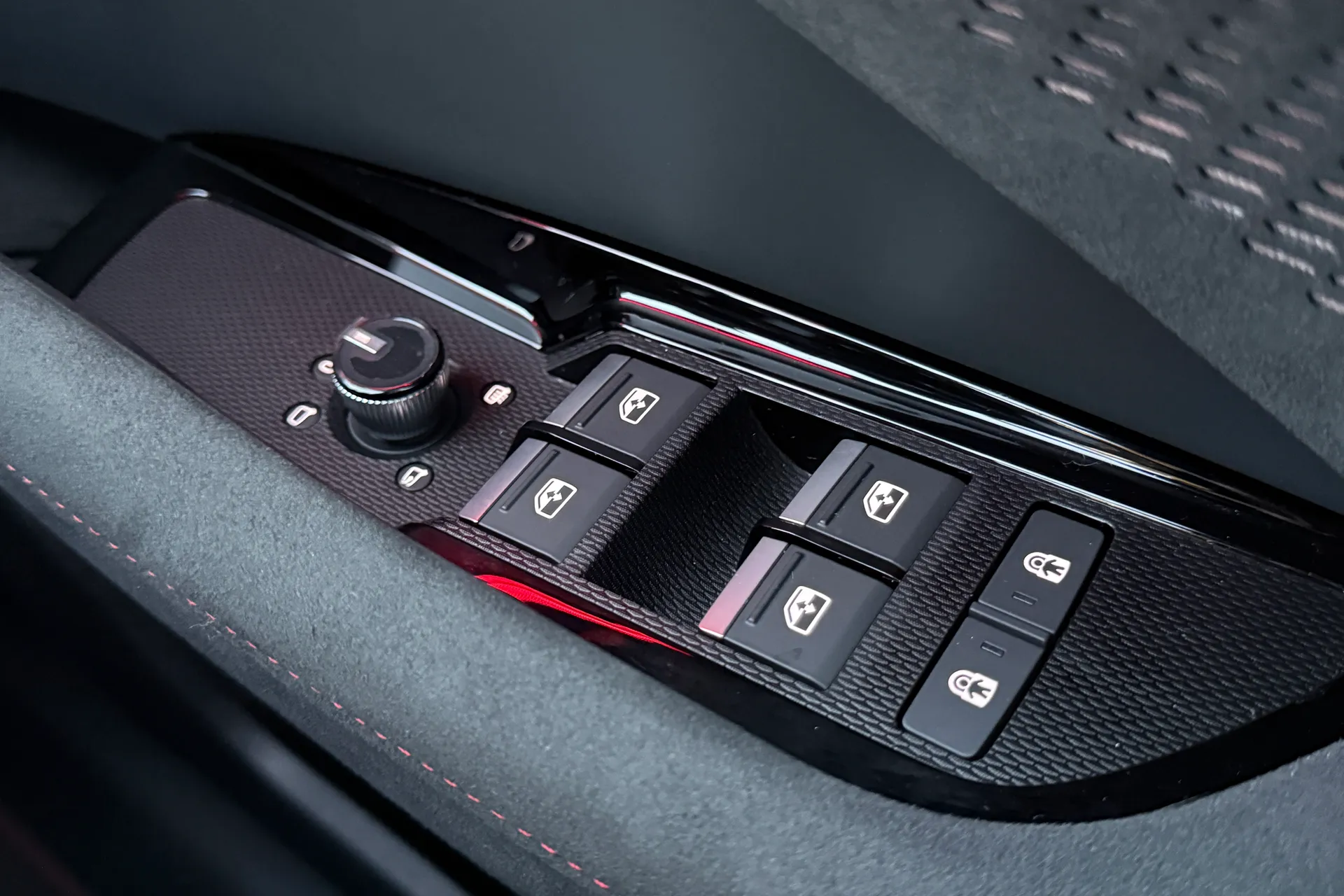 Audi Q3 thumbnail image number 18