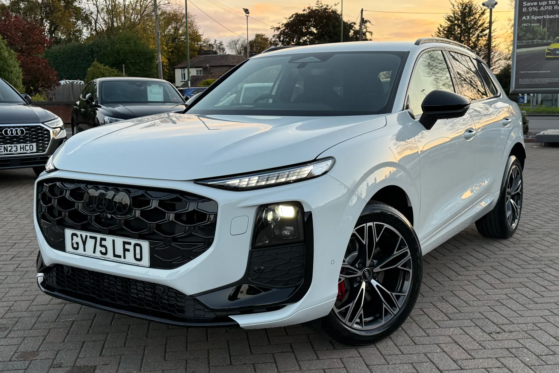 Audi Q3 thumbnail image number 25