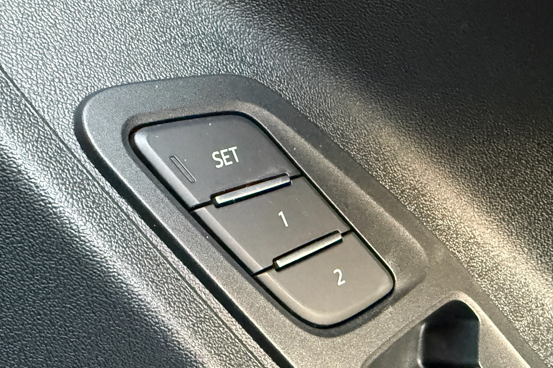 Audi Q3 thumbnail image number 17