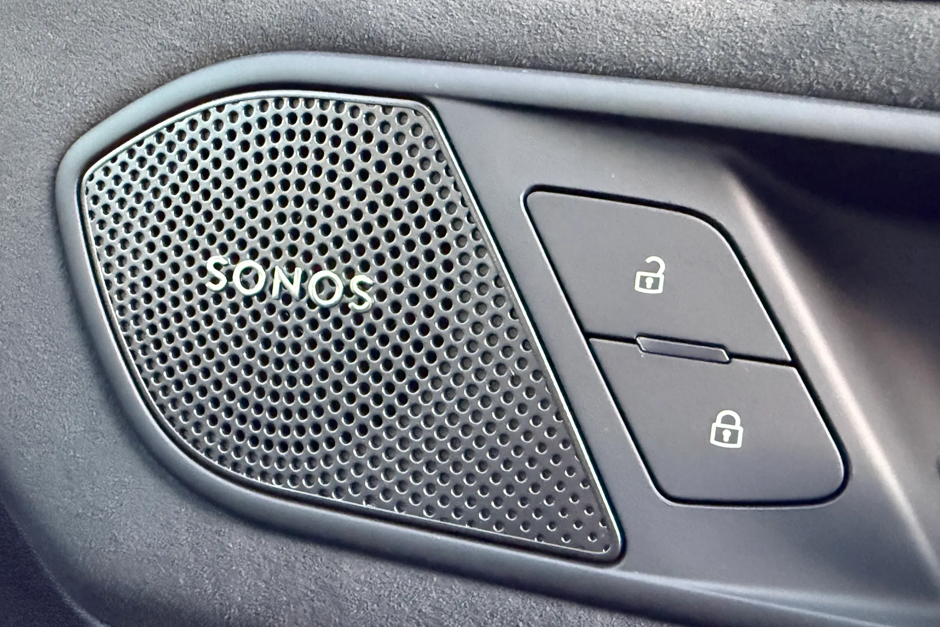 Audi Q3 thumbnail image number 15