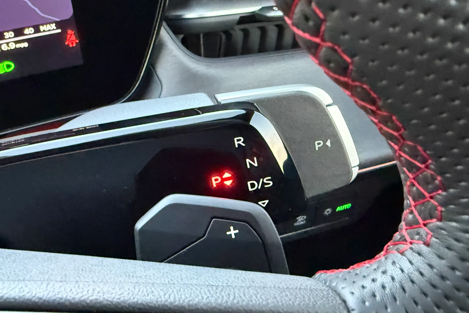 Audi Q3 thumbnail image number 14