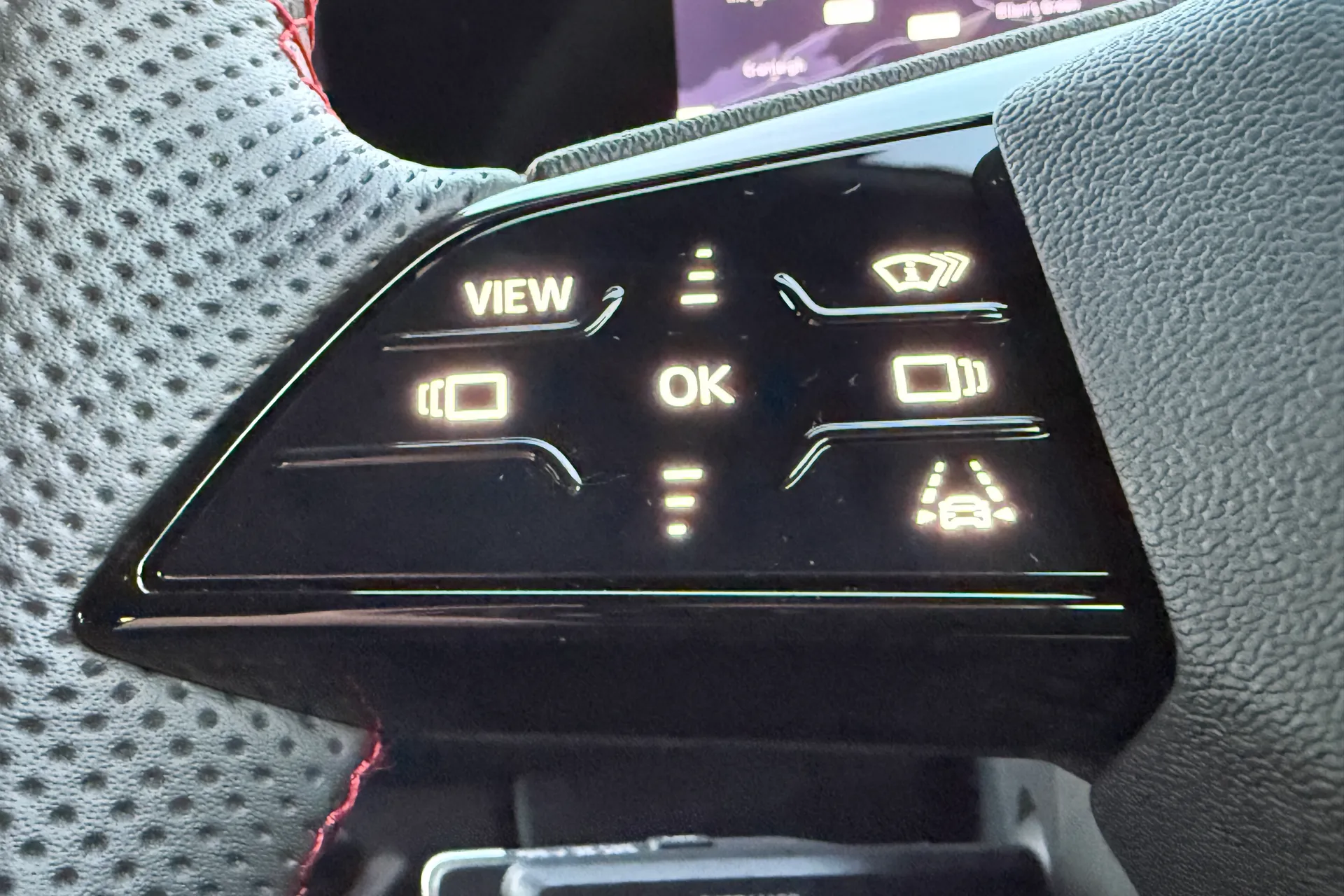 Audi Q3 thumbnail image number 20