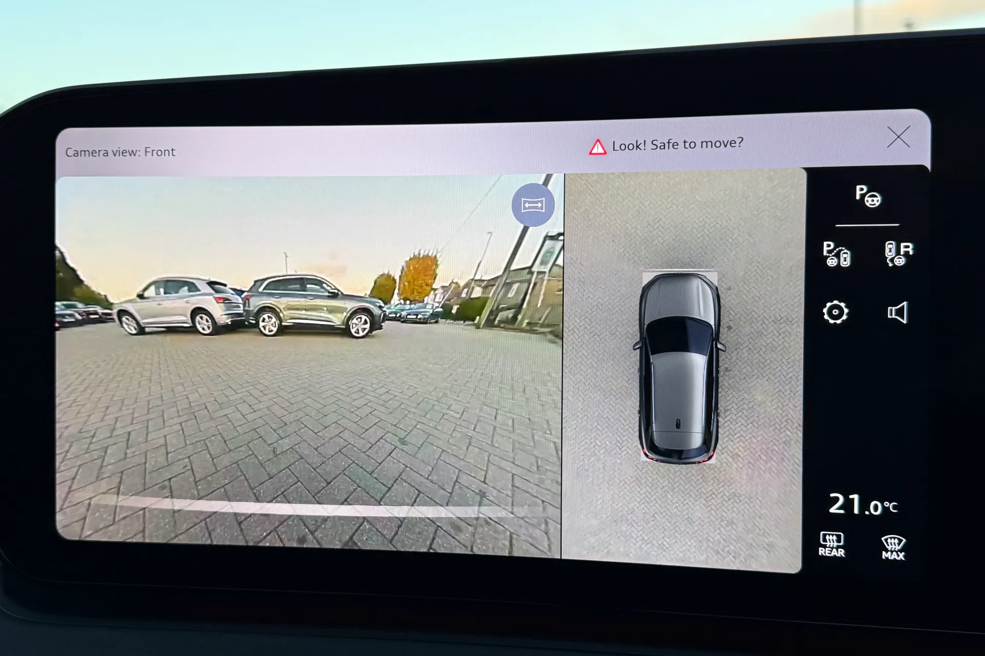 Audi Q3 thumbnail image number 8