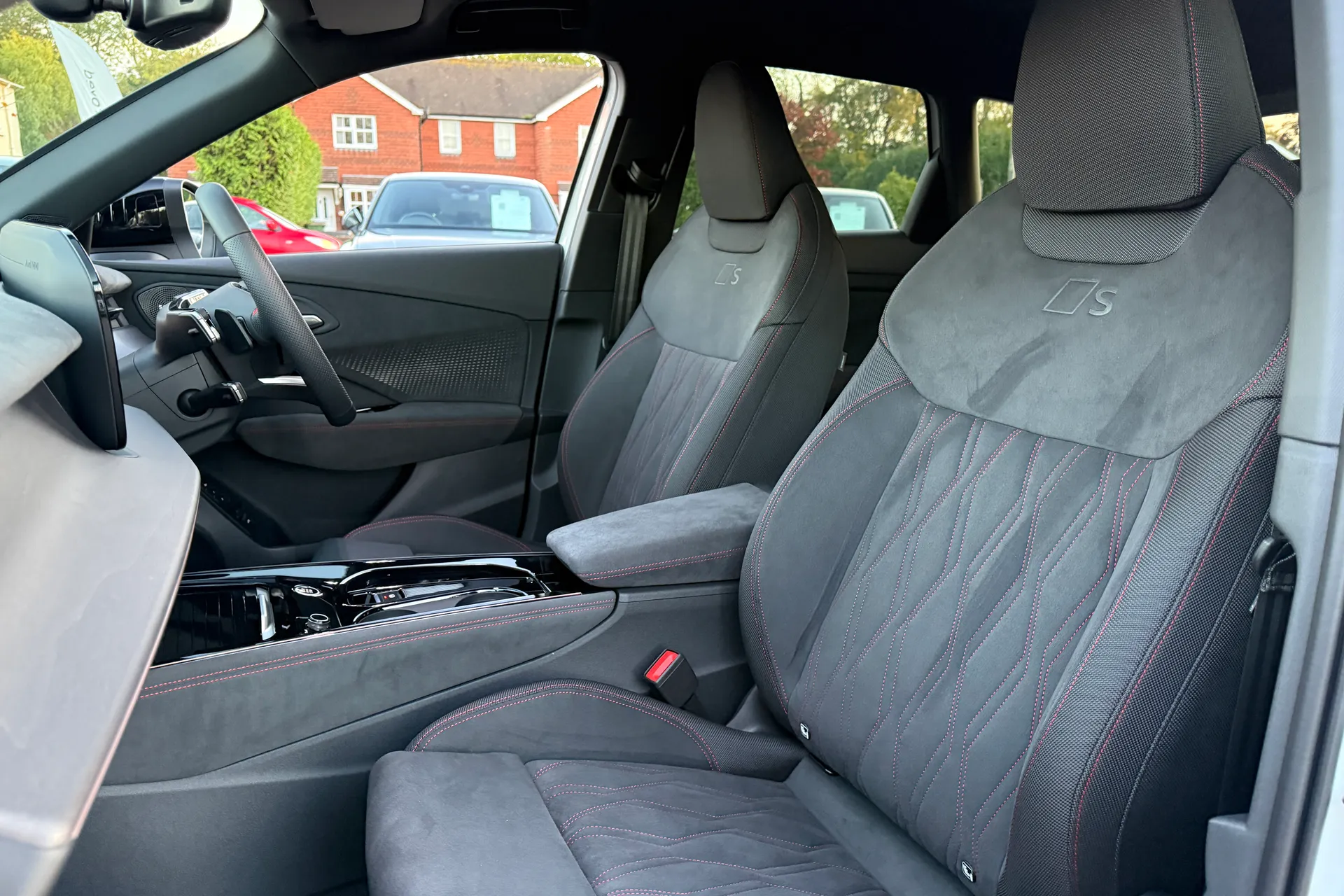 Audi Q3 thumbnail image number 29