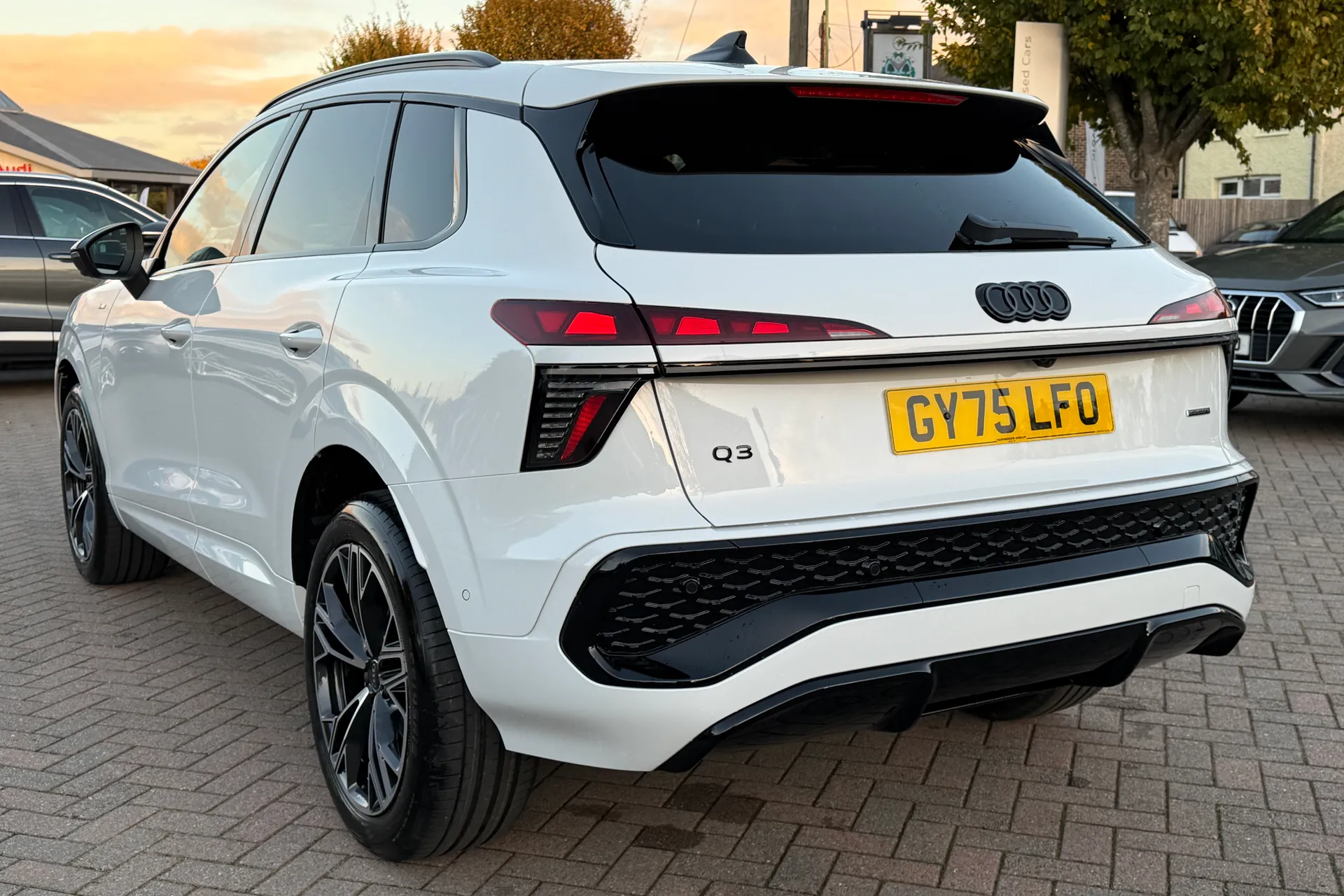 Audi Q3 thumbnail image number 32